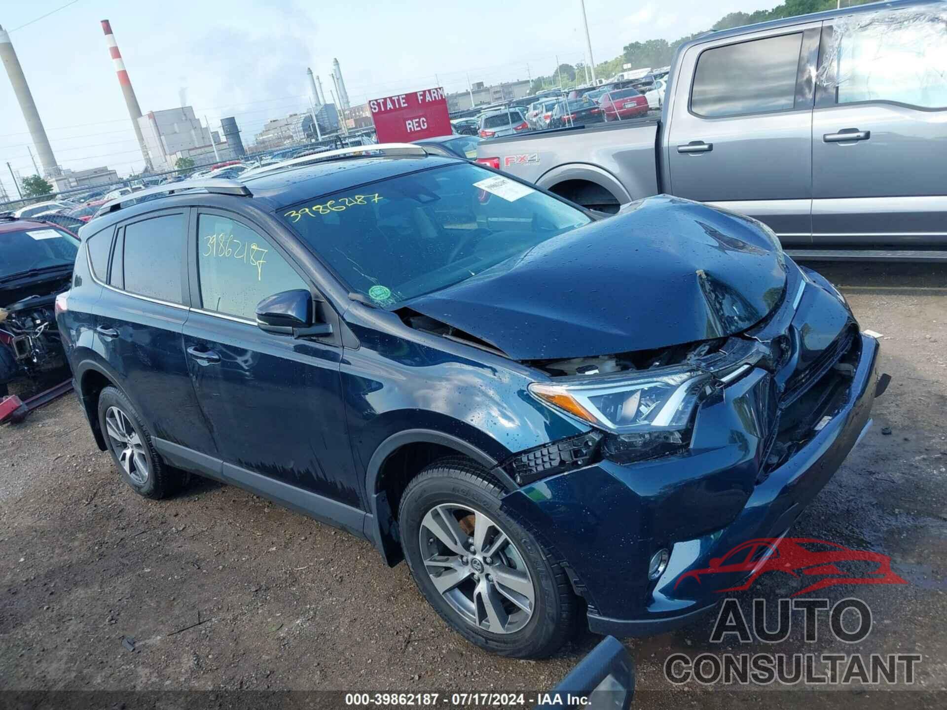 TOYOTA RAV4 2018 - JTMRFREV4JJ193456