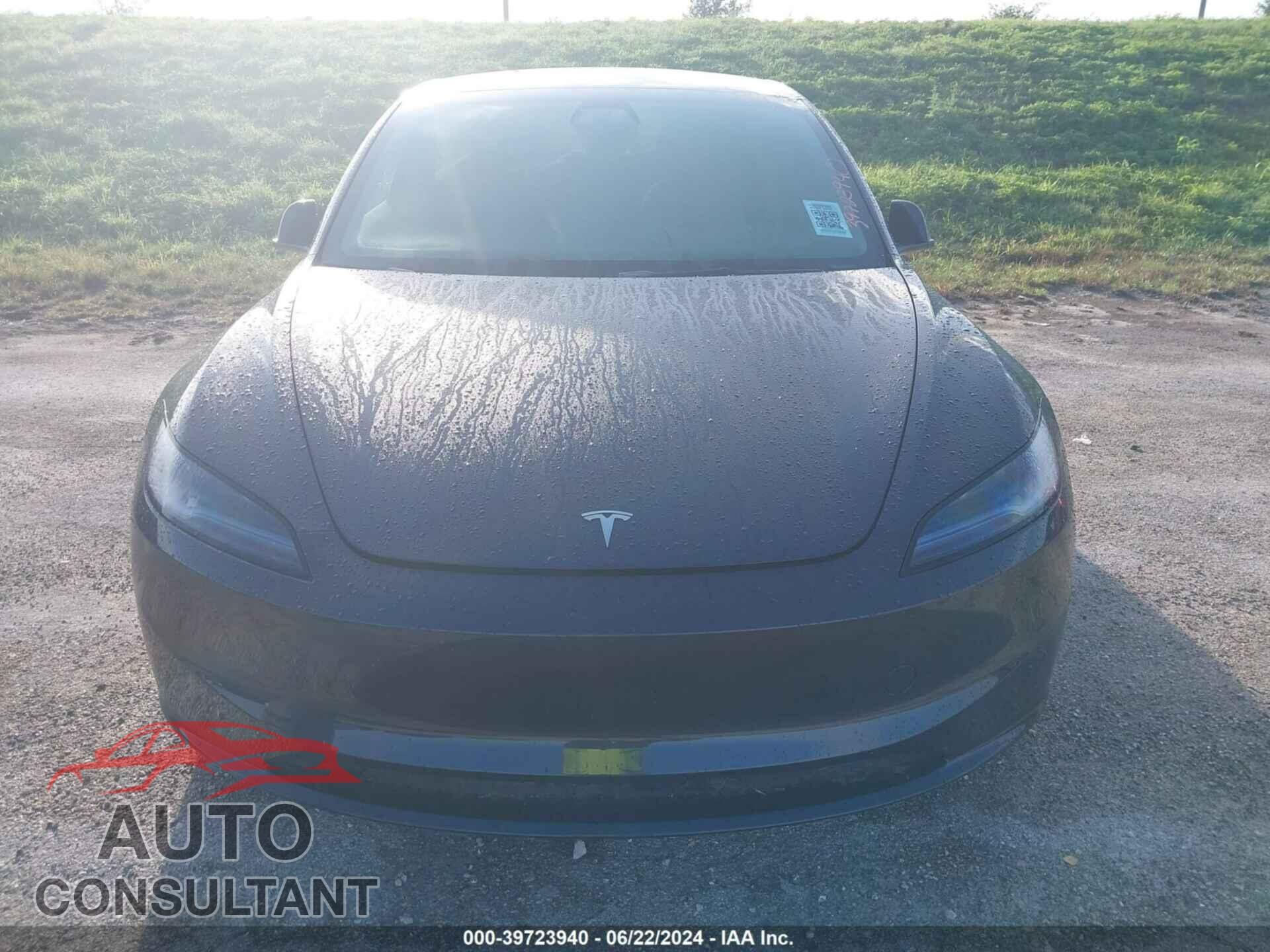 TESLA MODEL 3 2024 - 5YJ3E1EA2RF752402