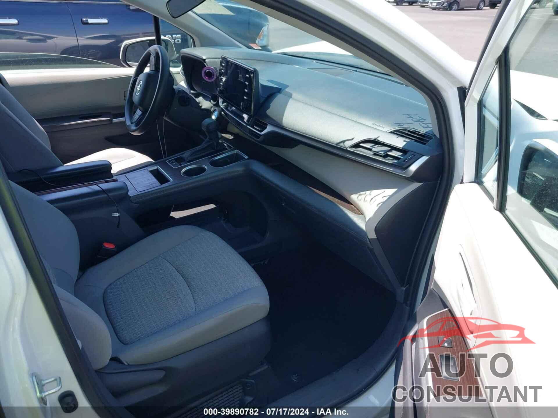 TOYOTA SIENNA 2022 - 5TDKRKEC7NS118743