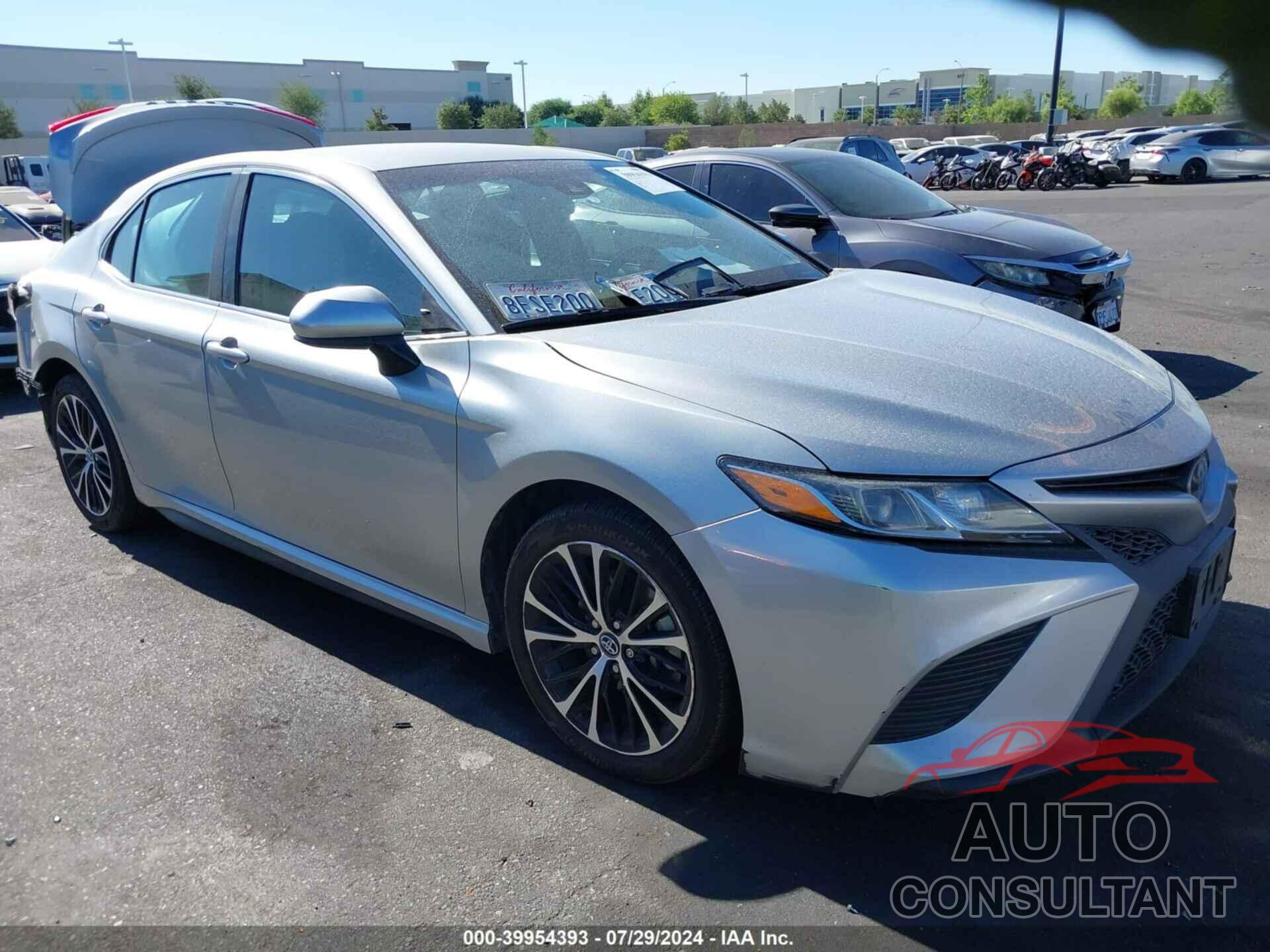 TOYOTA CAMRY 2018 - 4T1B11HK4JU650828
