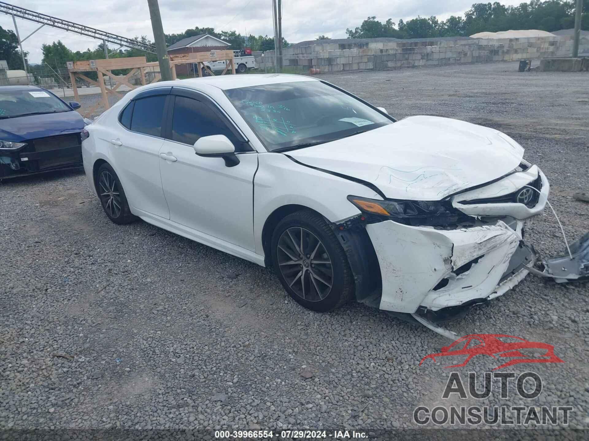 TOYOTA CAMRY 2021 - 4T1G11AK8MU516506