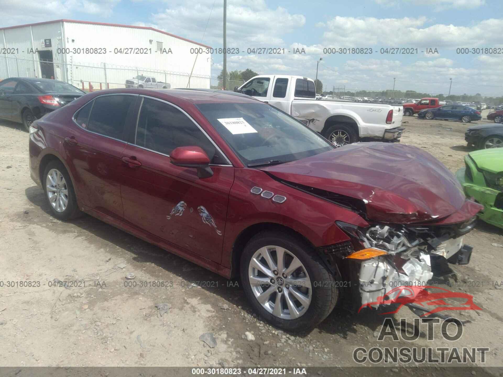 TOYOTA CAMRY 2018 - 4T1B11HK2JU525276