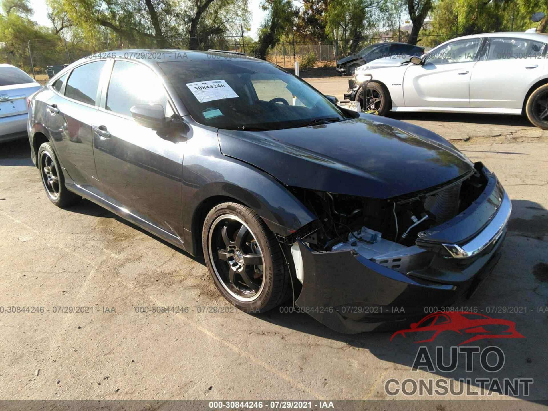 HONDA CIVIC SEDAN 2018 - 2HGFC2F52JH555241