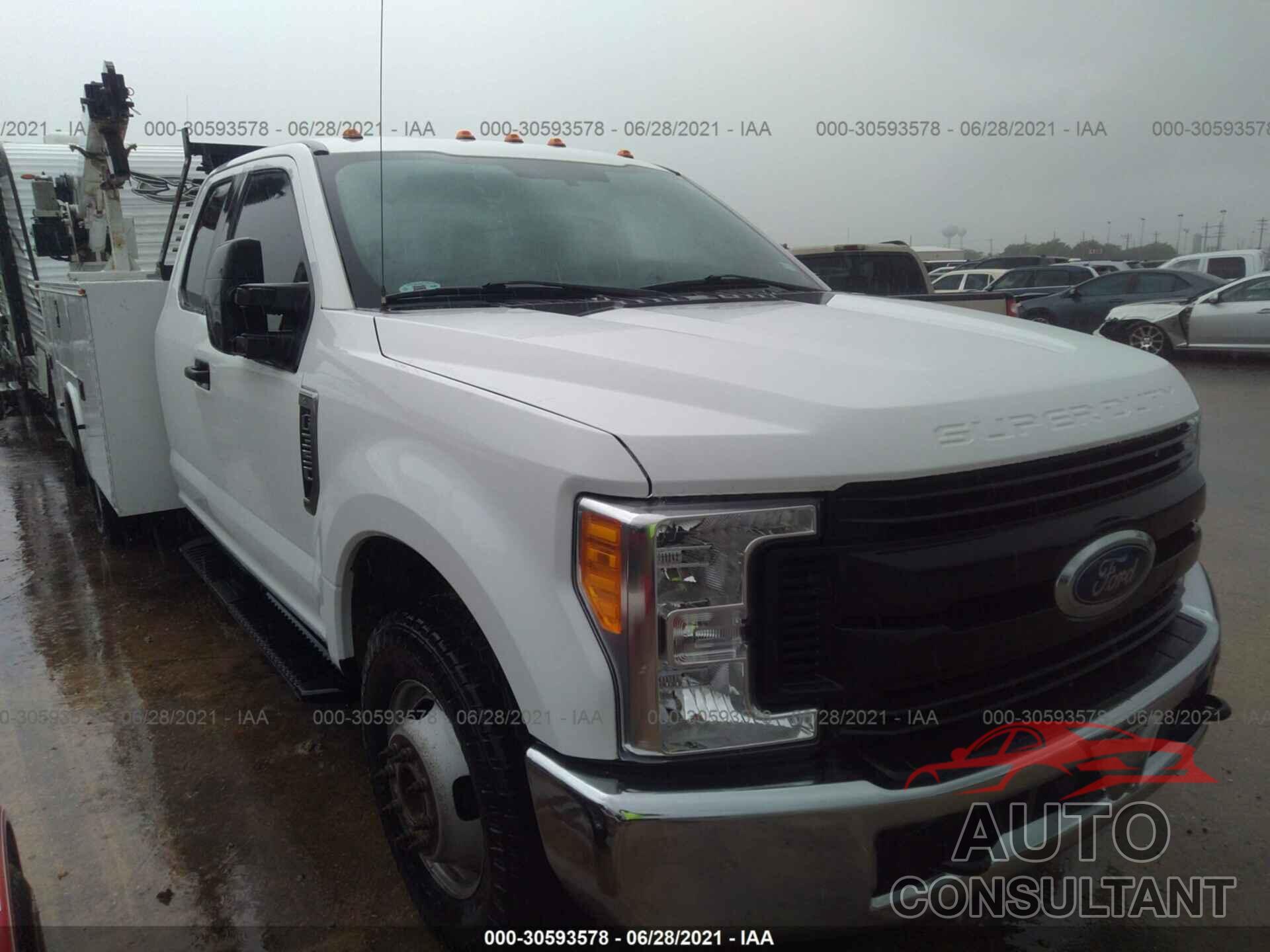 FORD SUPER DUTY F-350 DRW 2017 - 1FD8X3G60HEF24690