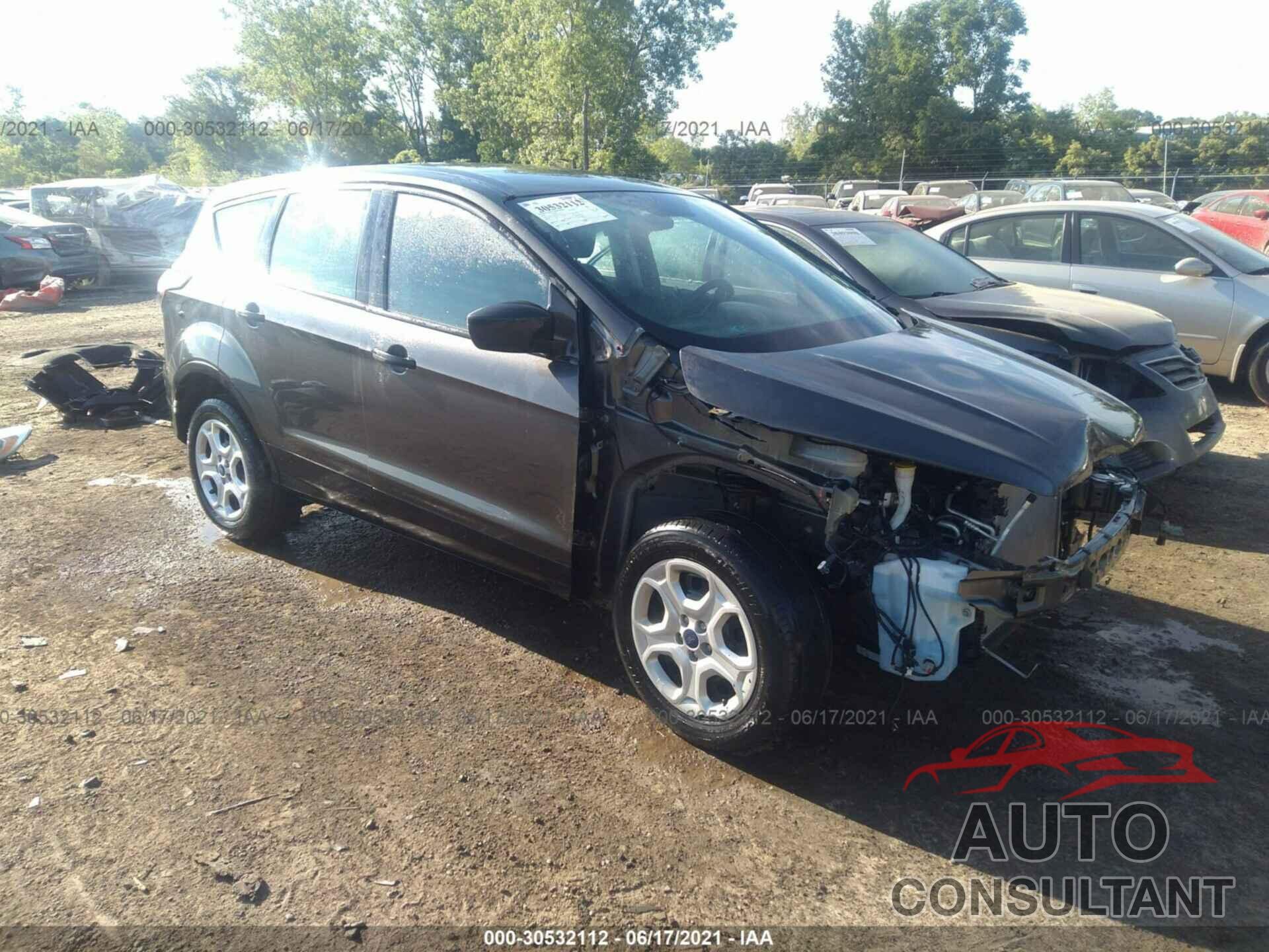 FORD ESCAPE 2017 - 1FMCU0F71HUC21015