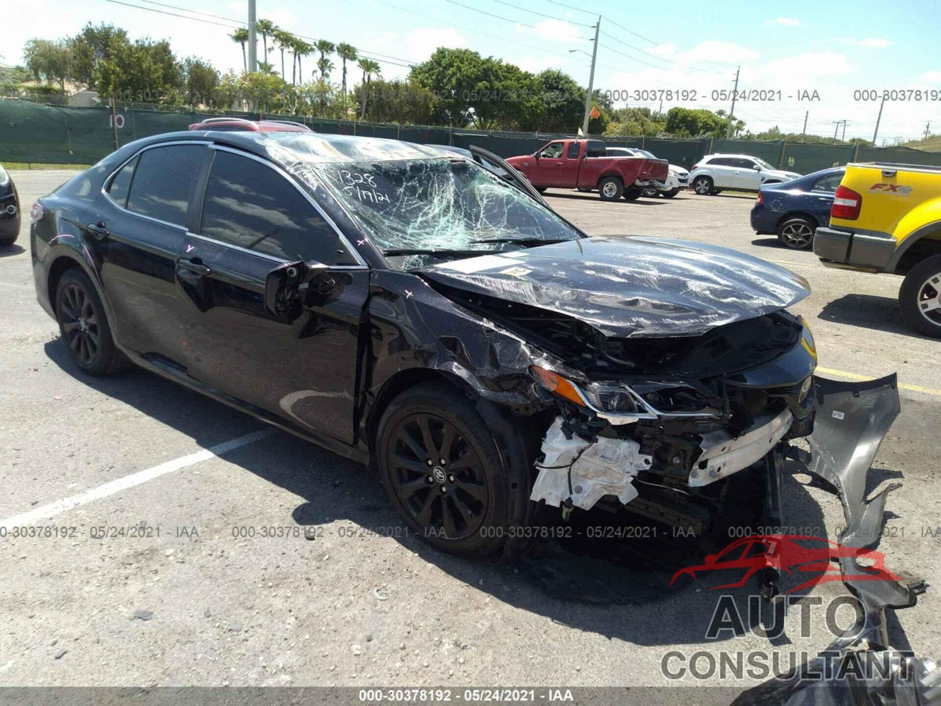 TOYOTA CAMRY 2018 - 4T1B11HK1JU031328