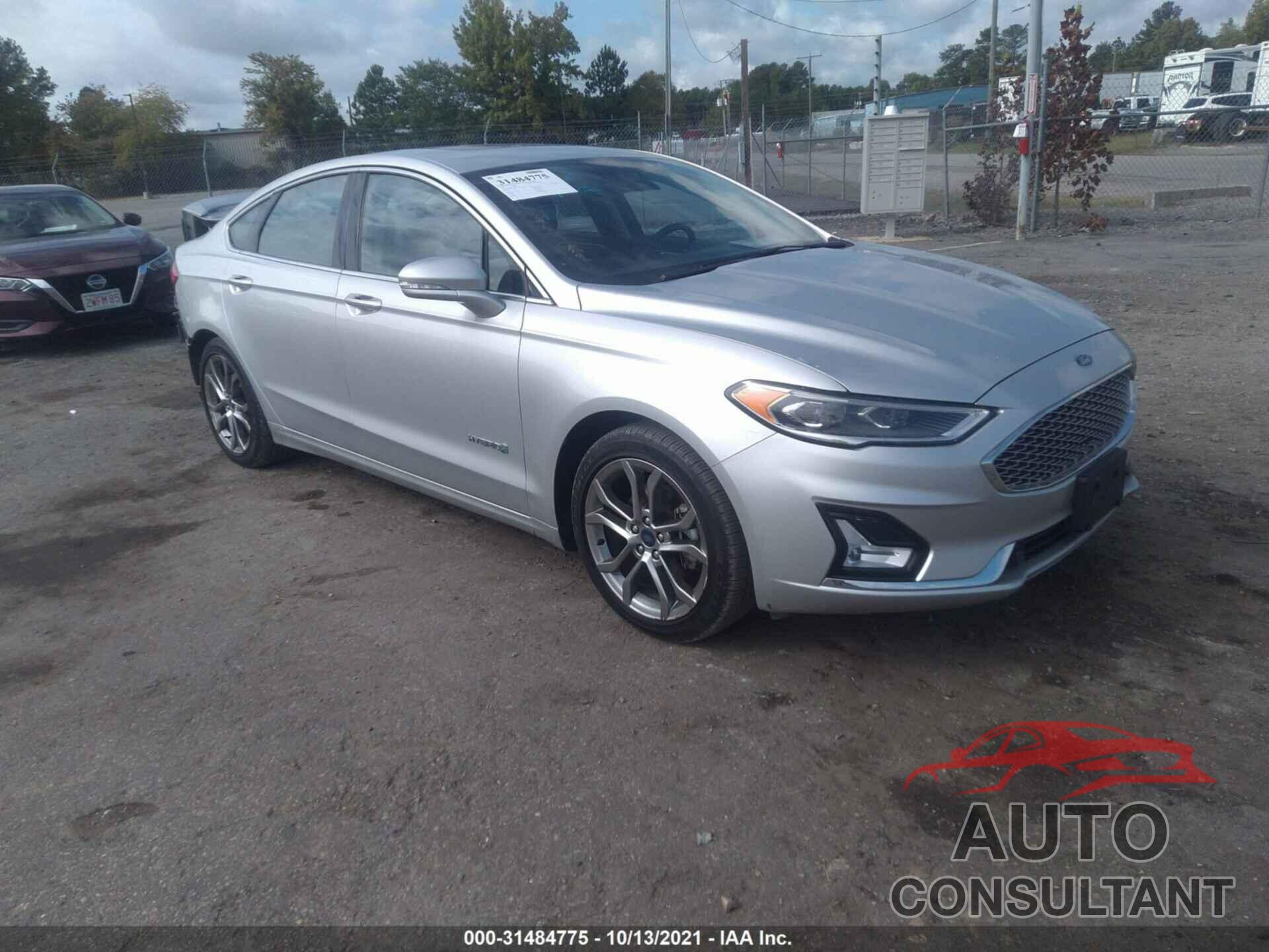 FORD FUSION HYBRID 2019 - 3FA6P0RU0KR190922