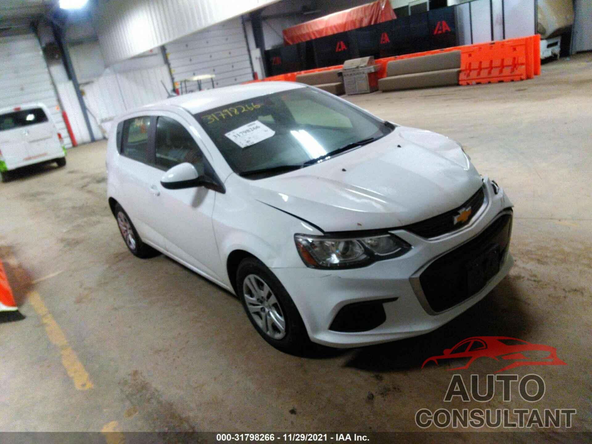 CHEVROLET SONIC 2018 - 1G1JG6SHXJ4112555