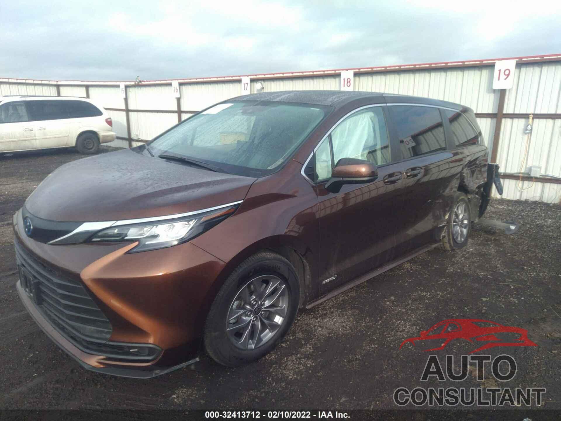 TOYOTA SIENNA 2021 - 5TDKSKFCXMS019299