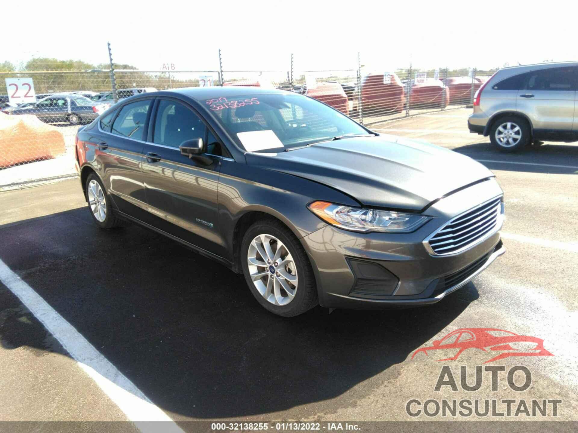 FORD FUSION HYBRID 2019 - 3FA6P0LU9KR110056