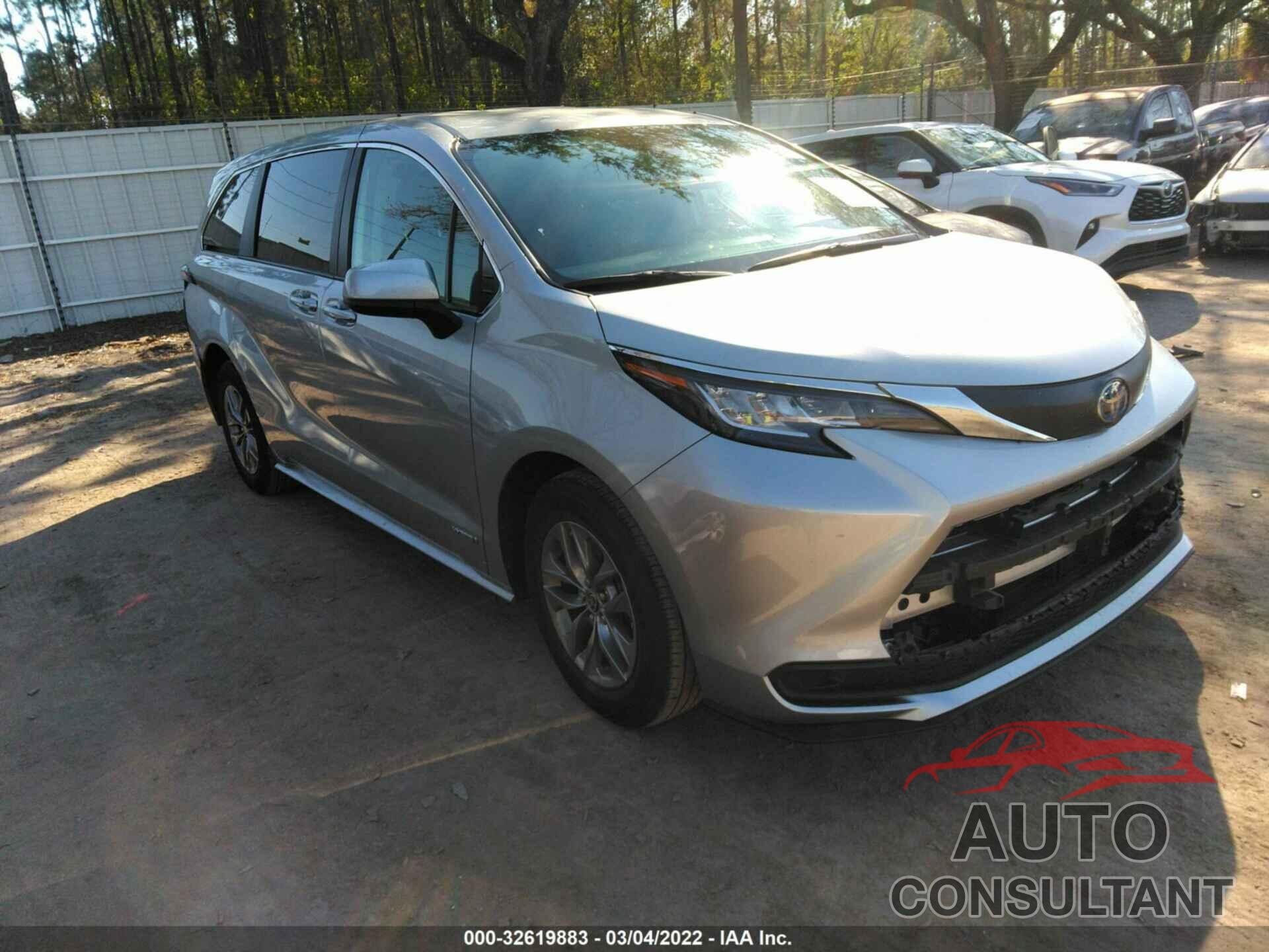 TOYOTA SIENNA 2021 - 5TDKRKEC3MS017438