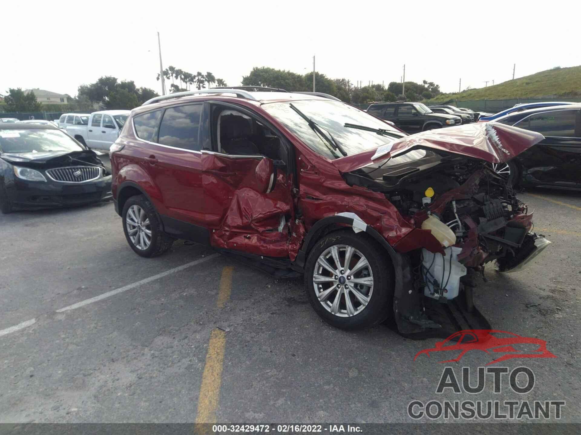 FORD ESCAPE 2017 - 1FMCU0J98HUD35327