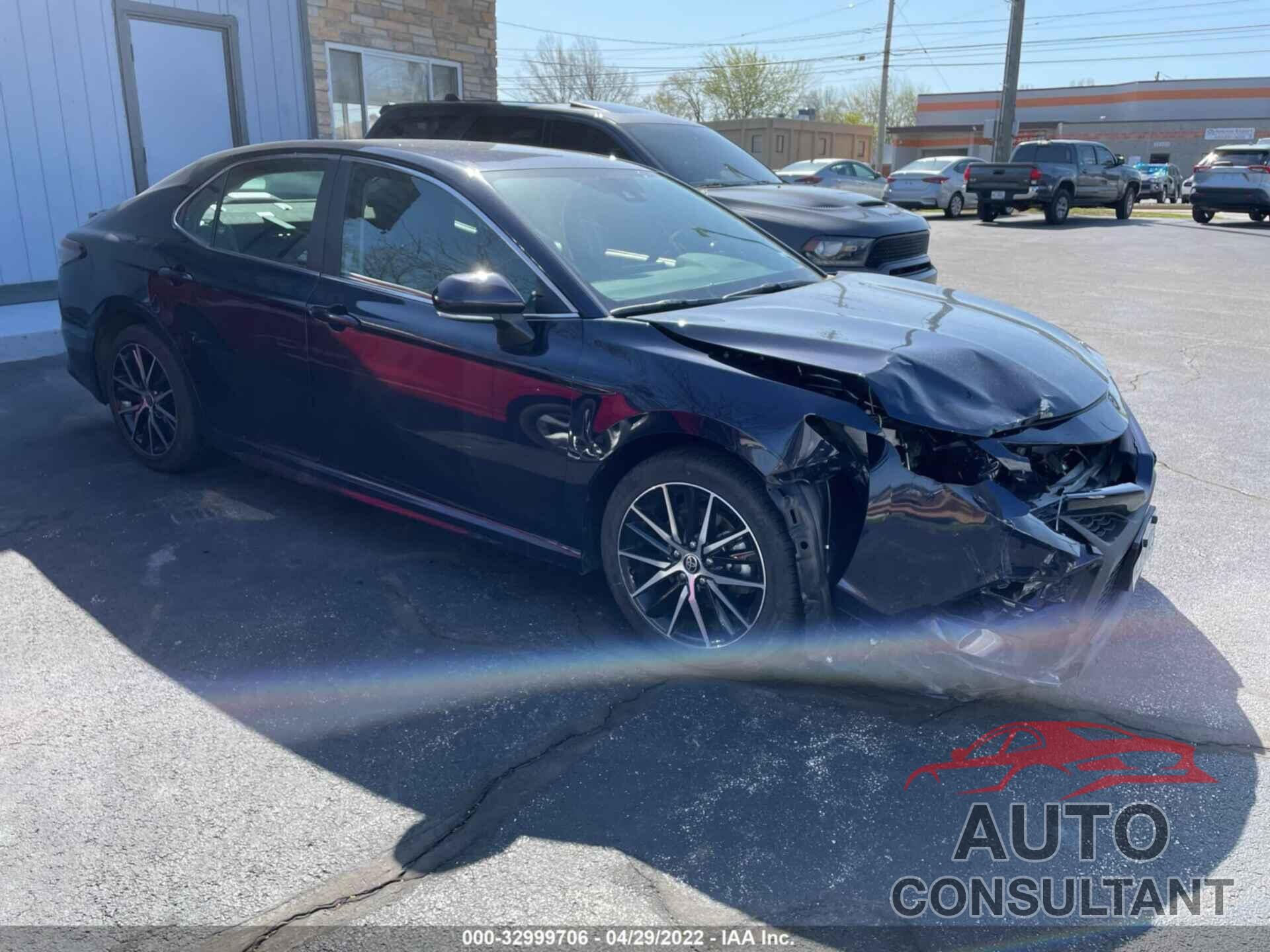 TOYOTA CAMRY 2022 - 4T1G11AK2NU626503