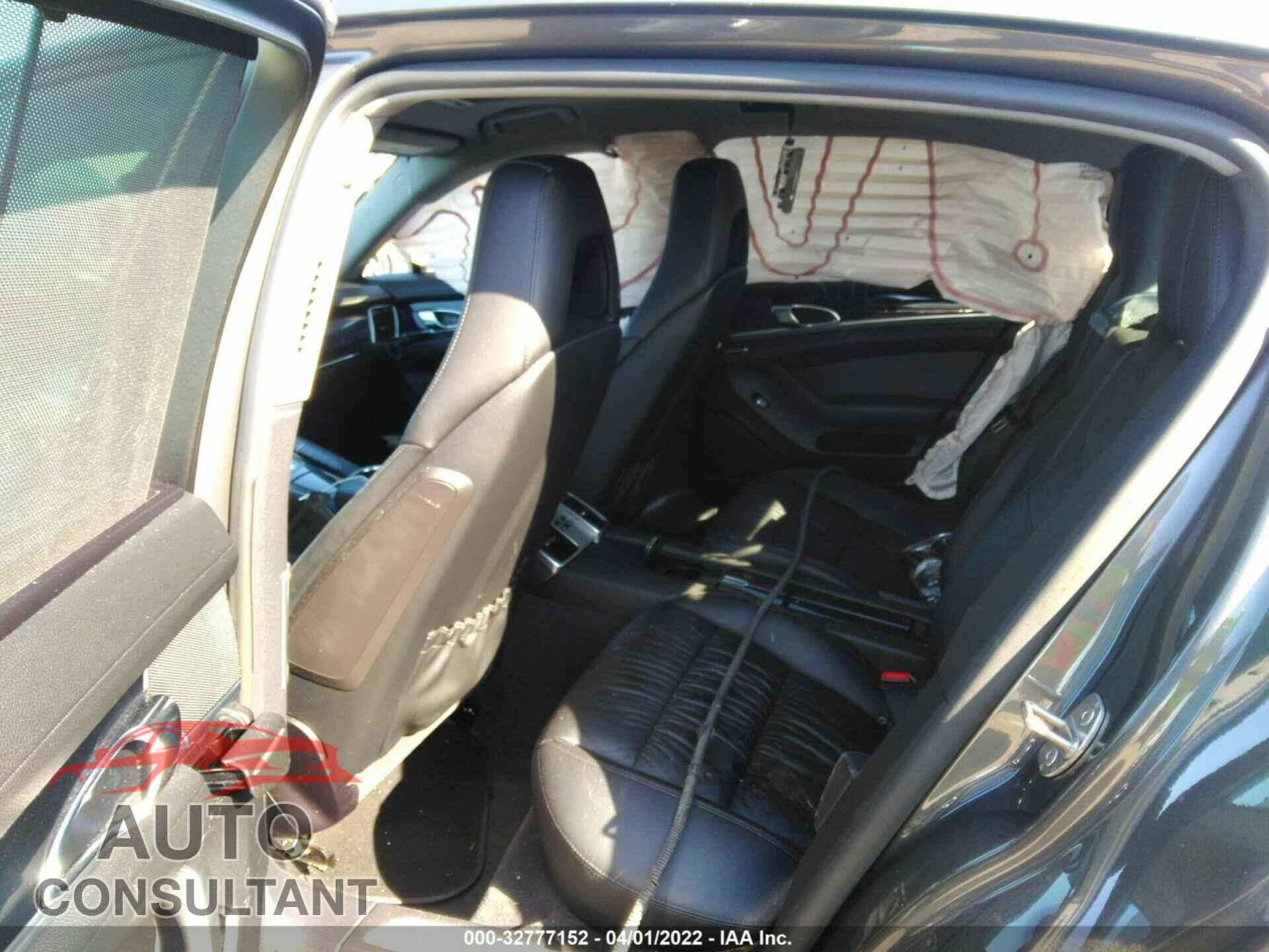 PORSCHE PANAMERA 2016 - WP0AA2A70GL002946