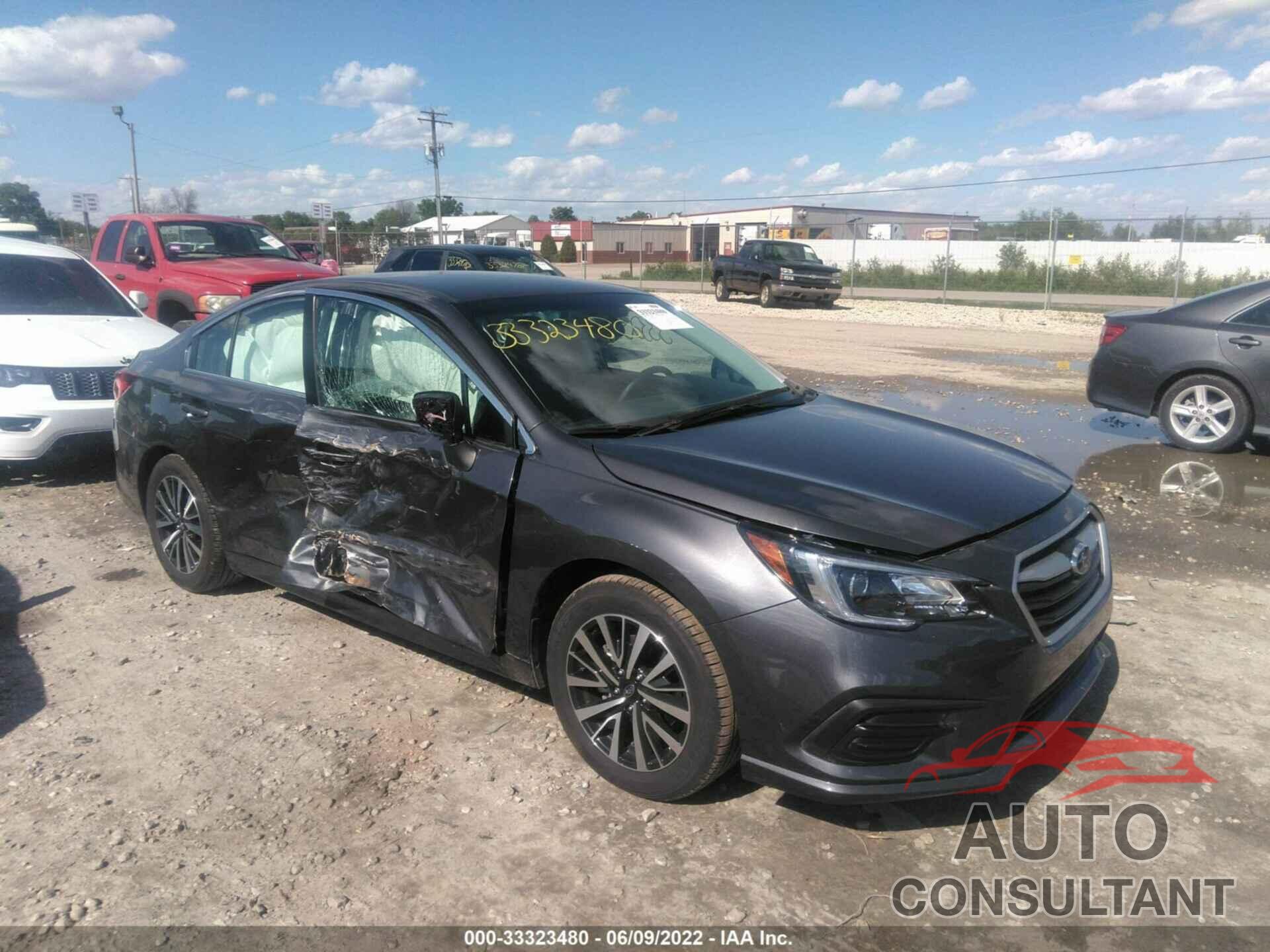 SUBARU LEGACY 2019 - 4S3BNAB66K3027769