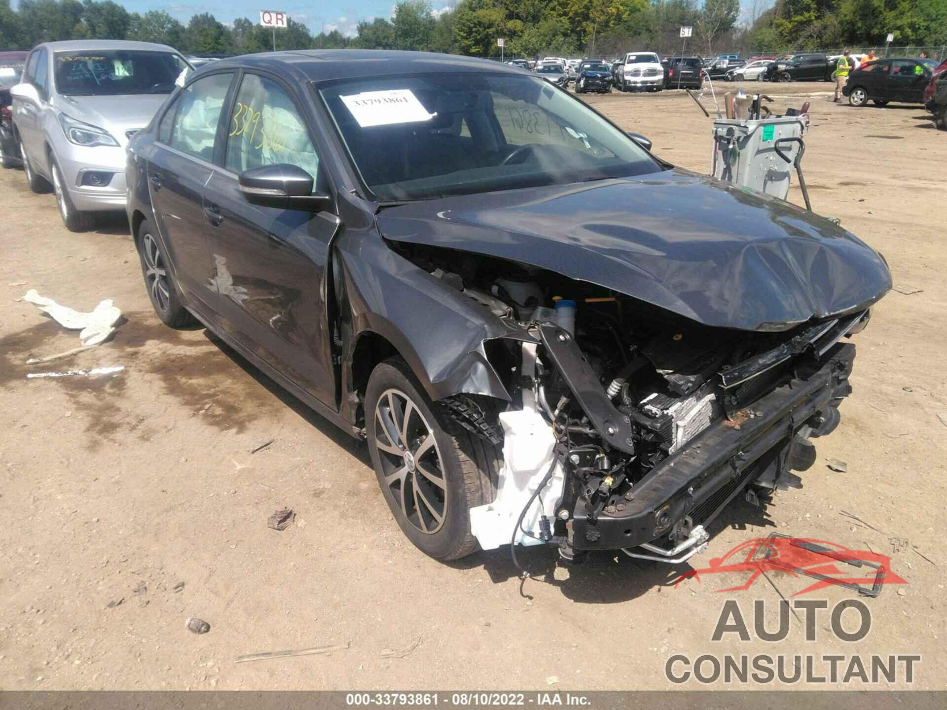 VOLKSWAGEN JETTA 2018 - 3VWDB7AJ9JM263451
