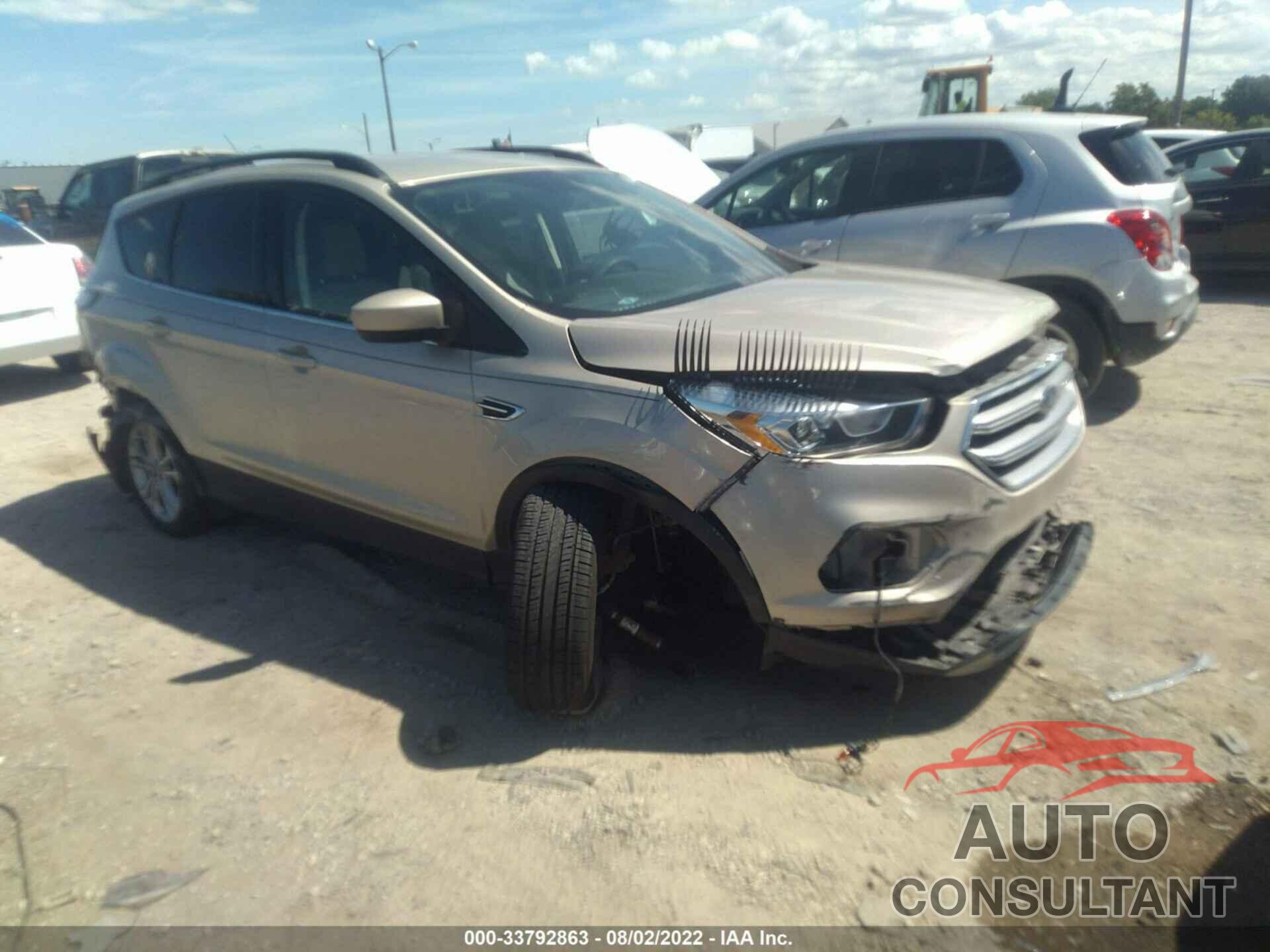 FORD ESCAPE 2017 - 1FMCU9GD5HUD92634