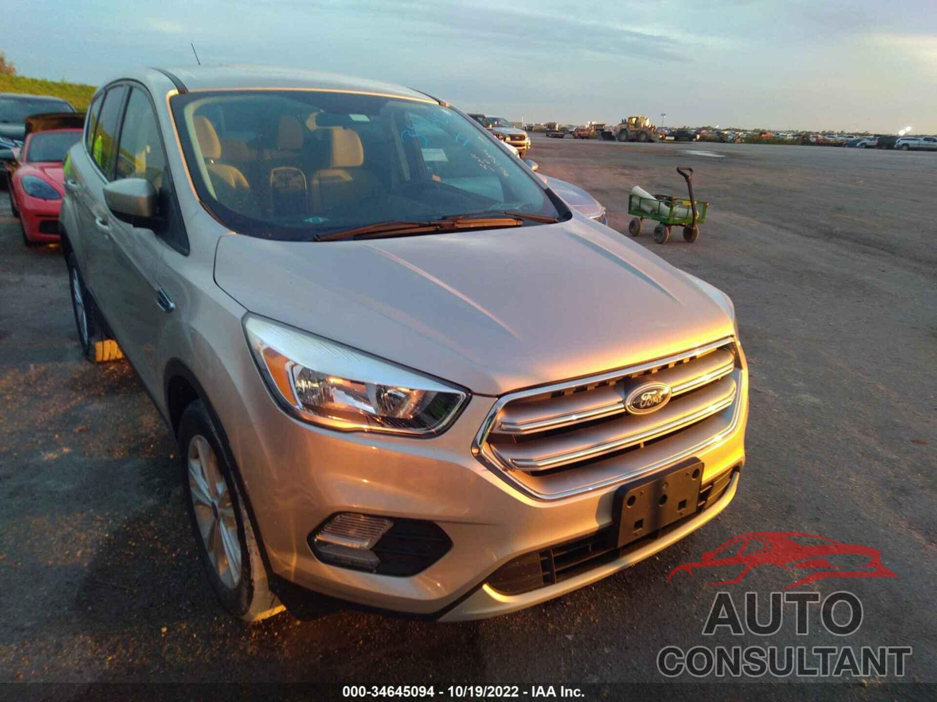 FORD ESCAPE 2017 - 1FMCU0GD6HUE89739