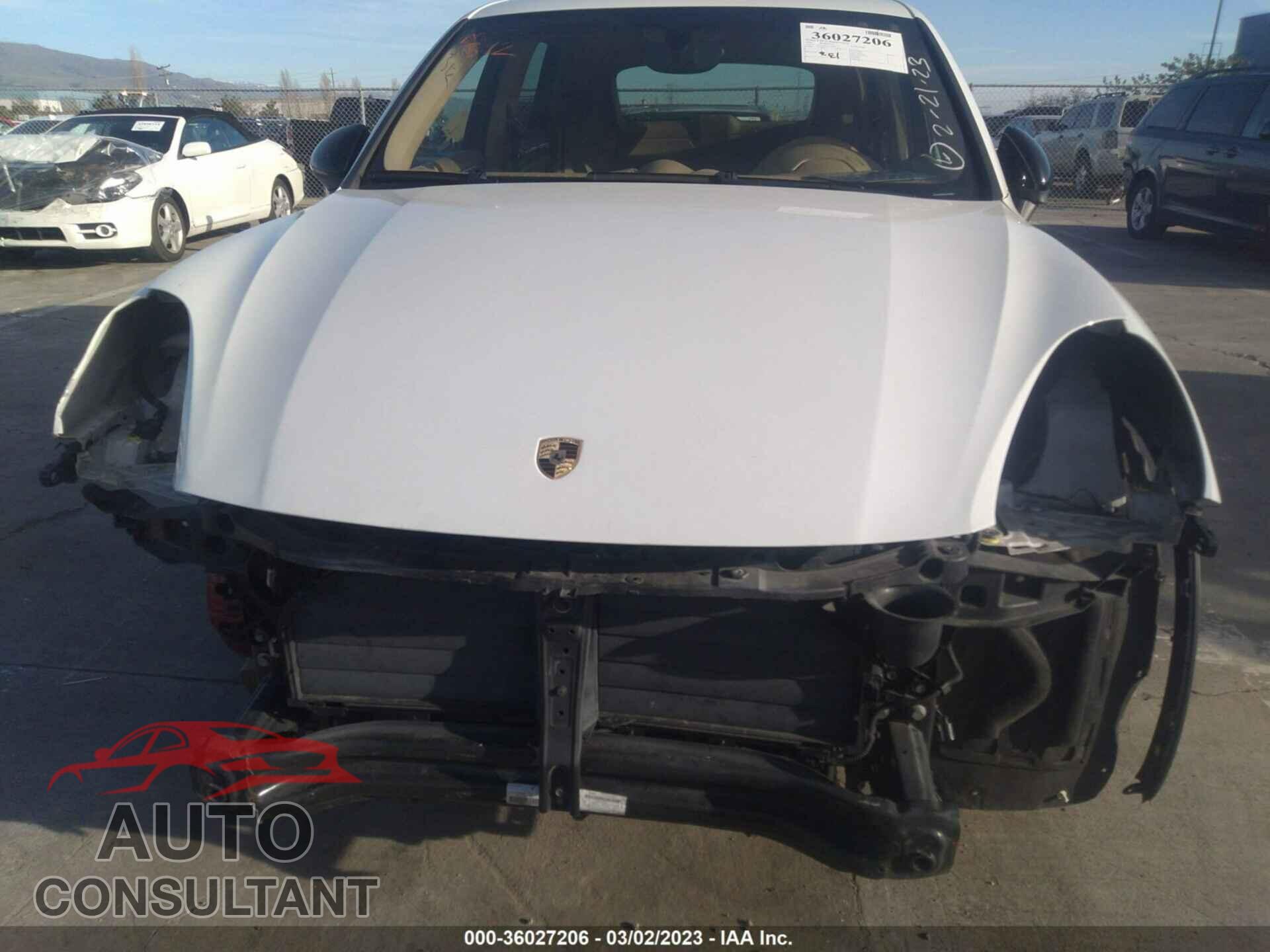 PORSCHE CAYENNE 2016 - WP1AA2A25GLA10589