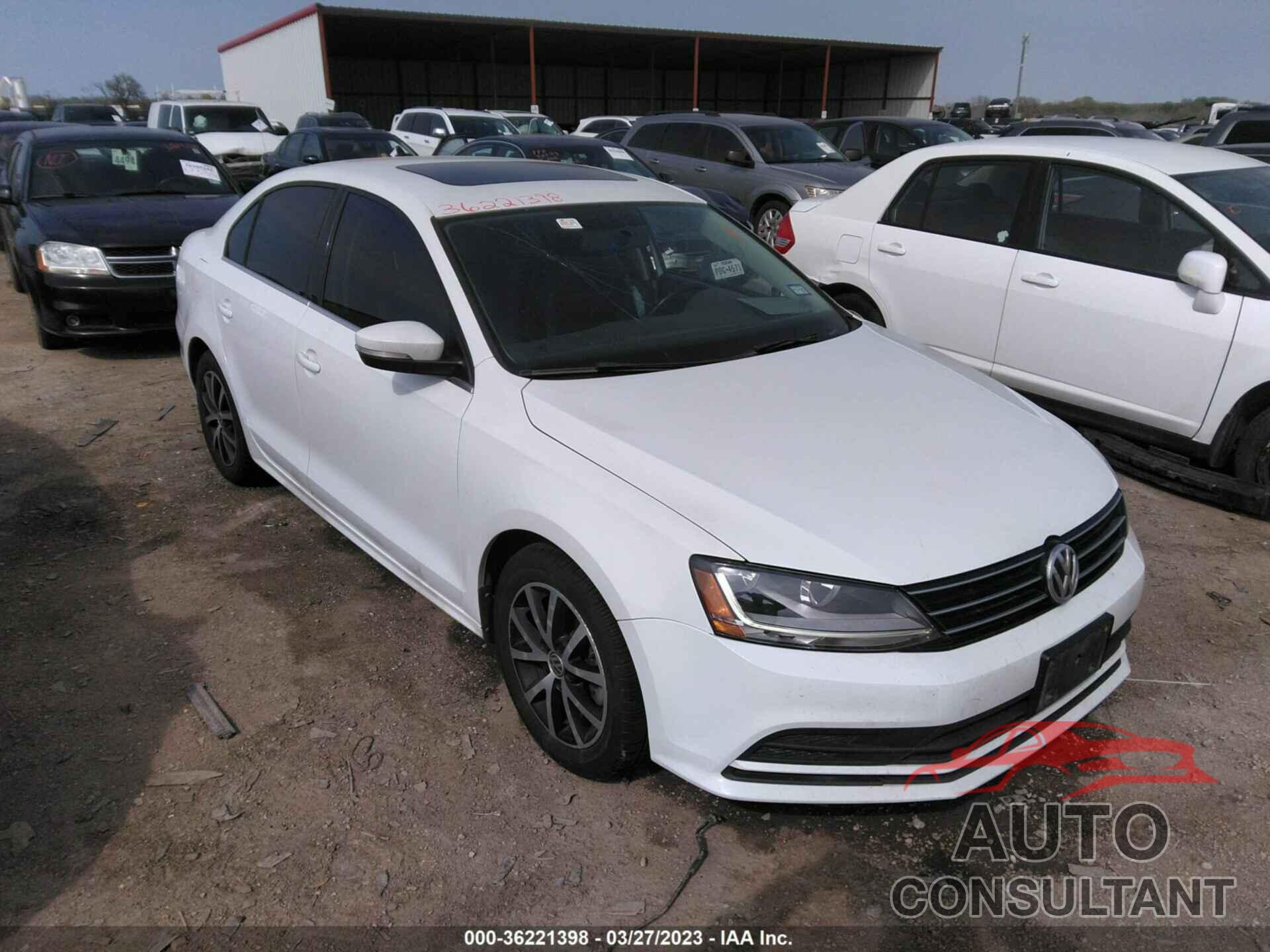 VOLKSWAGEN JETTA 2017 - 3VWDB7AJ8HM258302