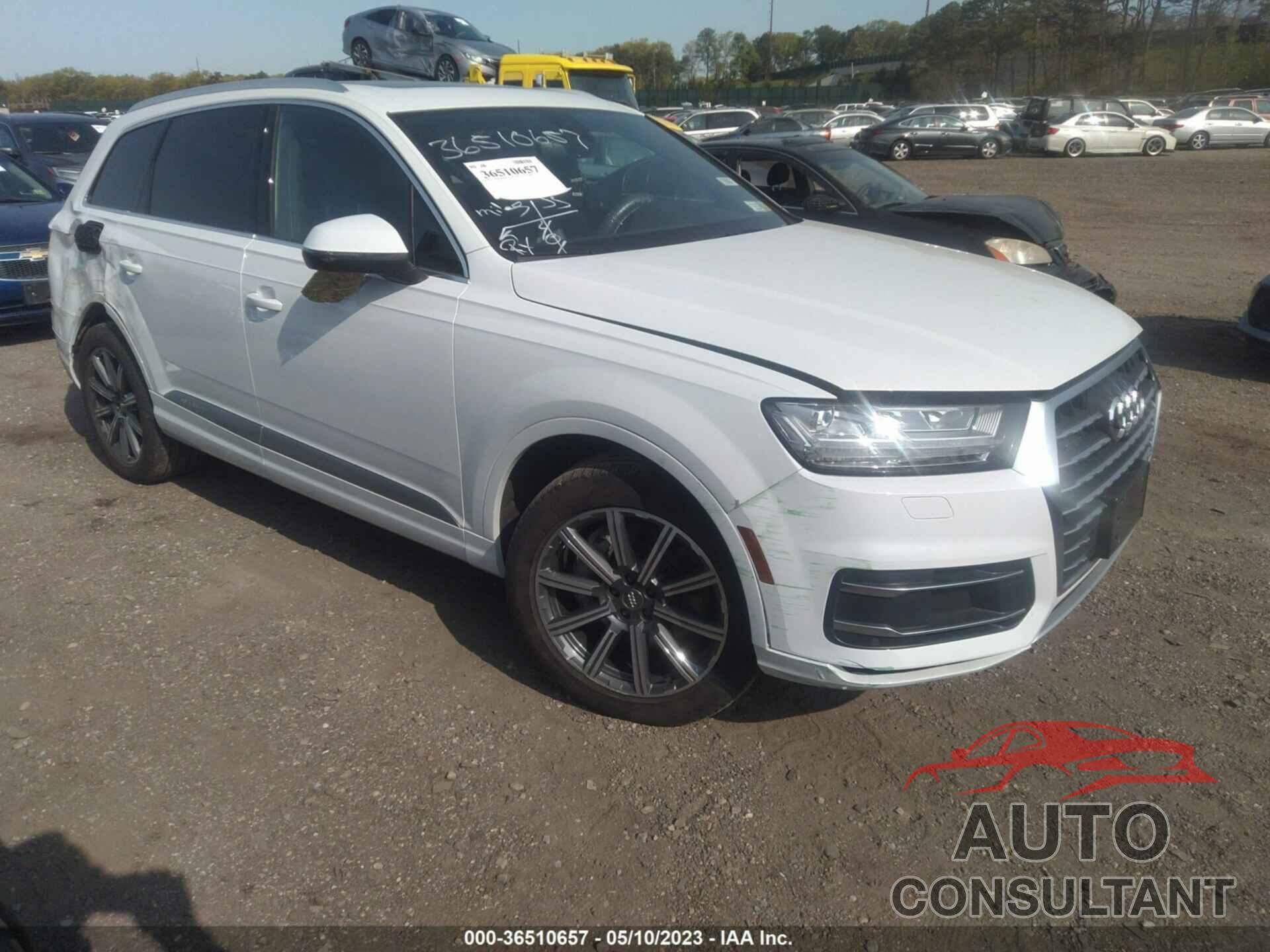 AUDI Q7 2019 - WA1LHAF74KD038658