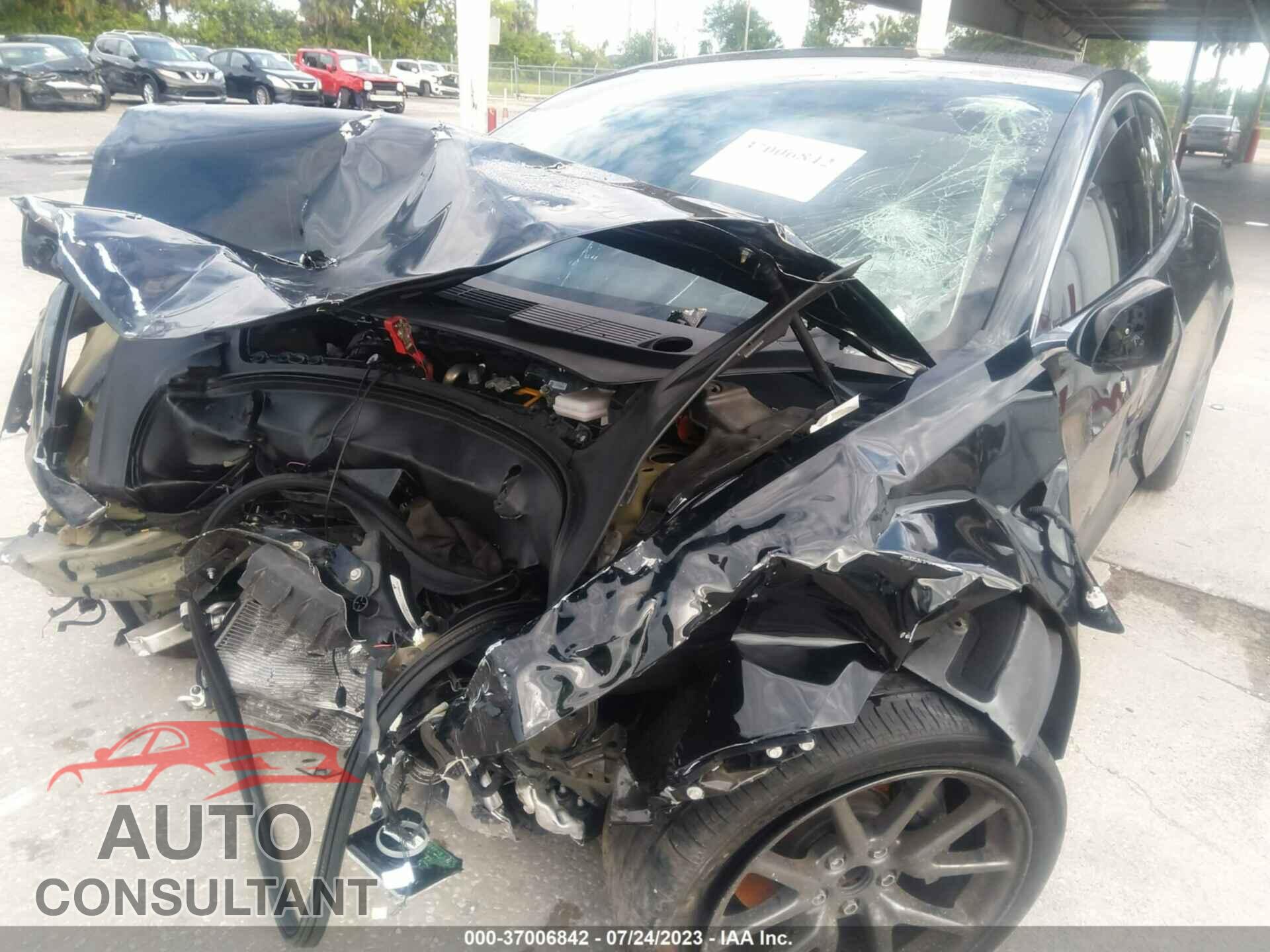 TESLA MODEL 3 2018 - 5YJ3E1EA5JF123396