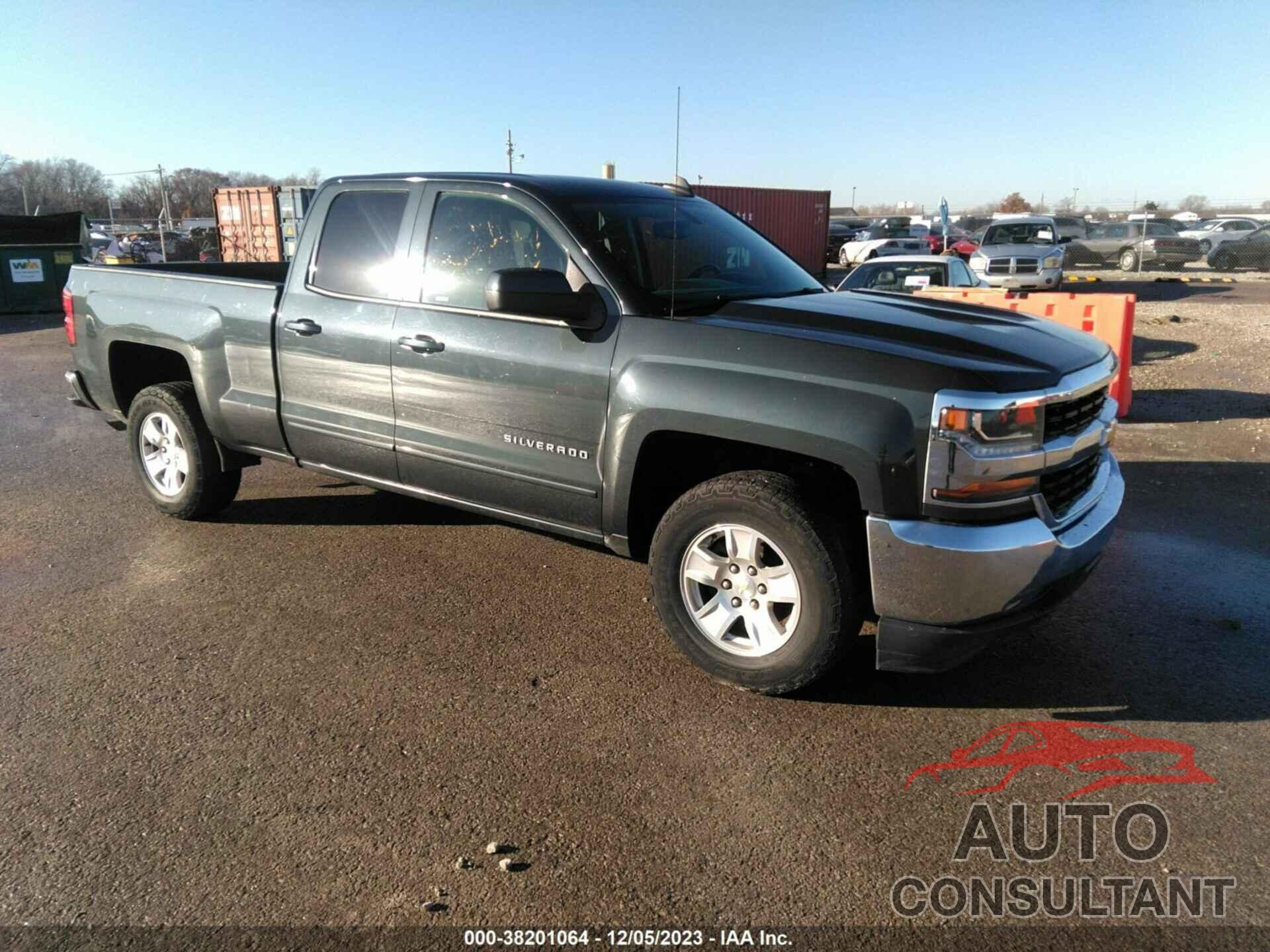 CHEVROLET SILVERADO 1500 2018 - 1GCRCREH5JZ153200
