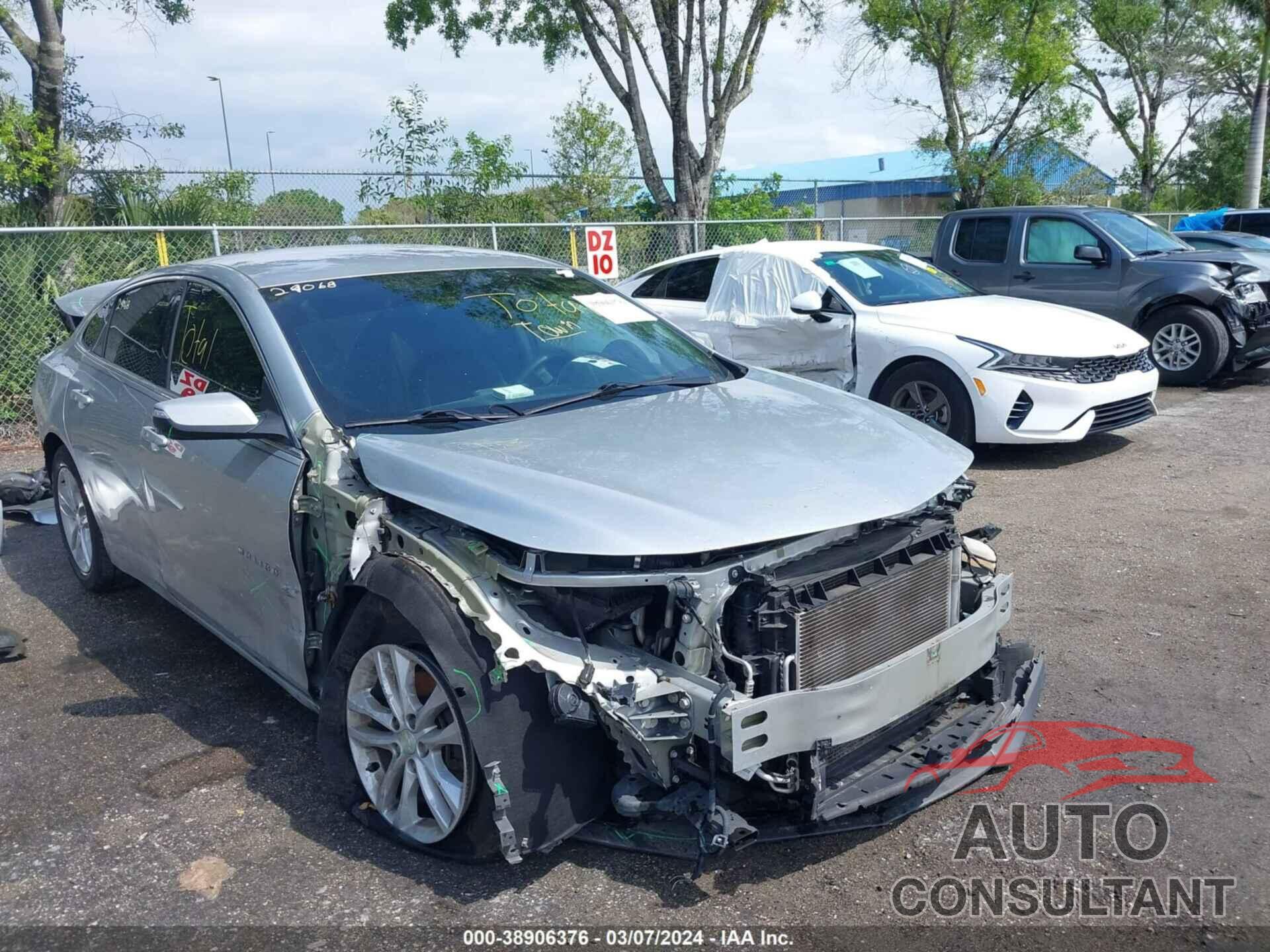 CHEVROLET MALIBU 2018 - 1G1ZD5ST4JF191039