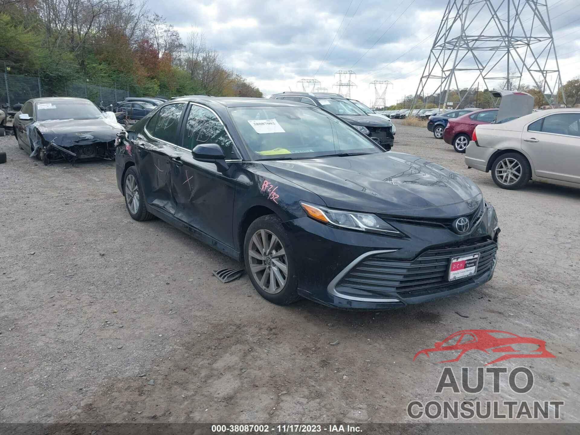 TOYOTA CAMRY 2022 - 4T1C11BK2NU049257