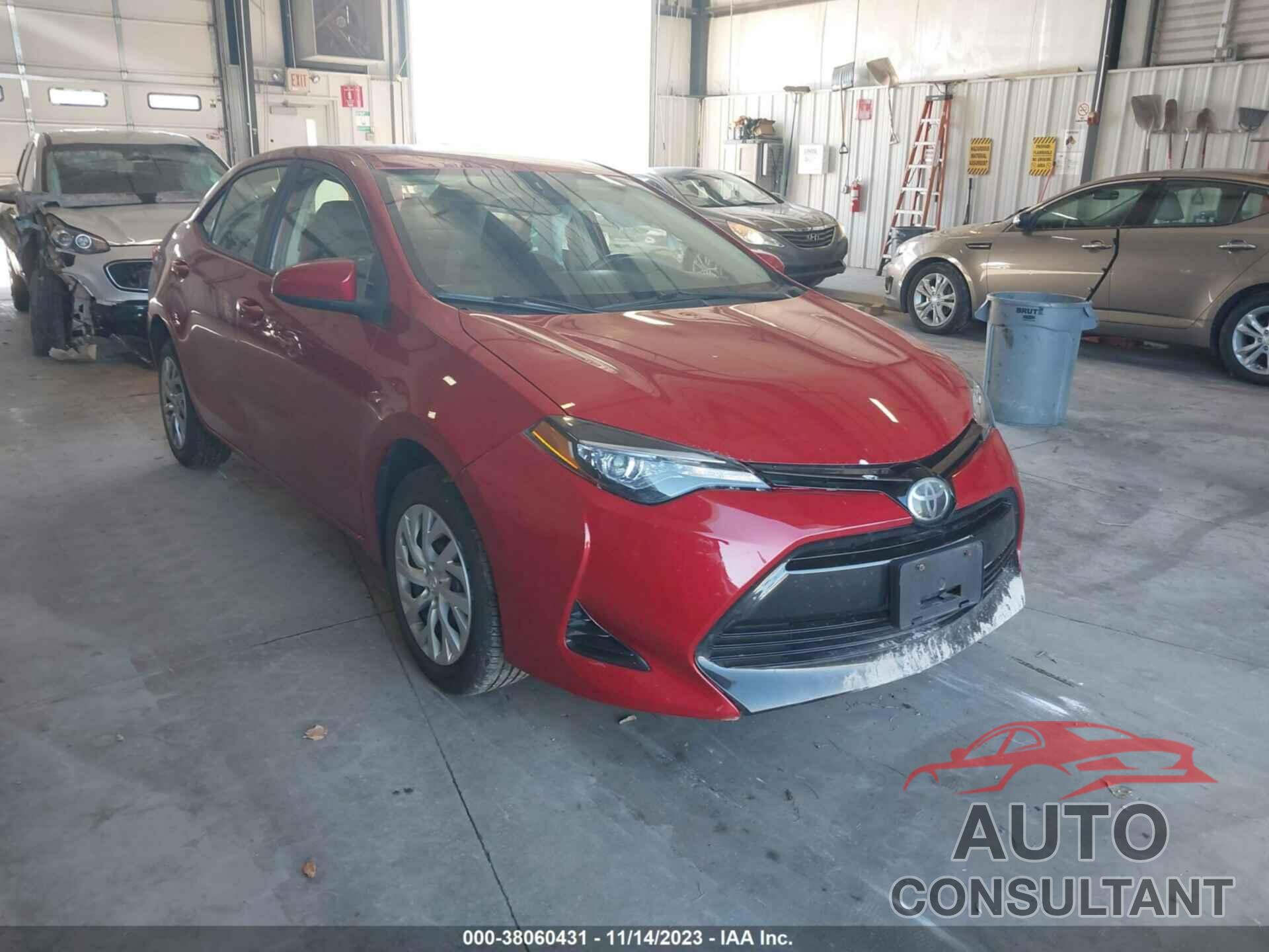 TOYOTA COROLLA 2018 - 2T1BURHEXJC988249