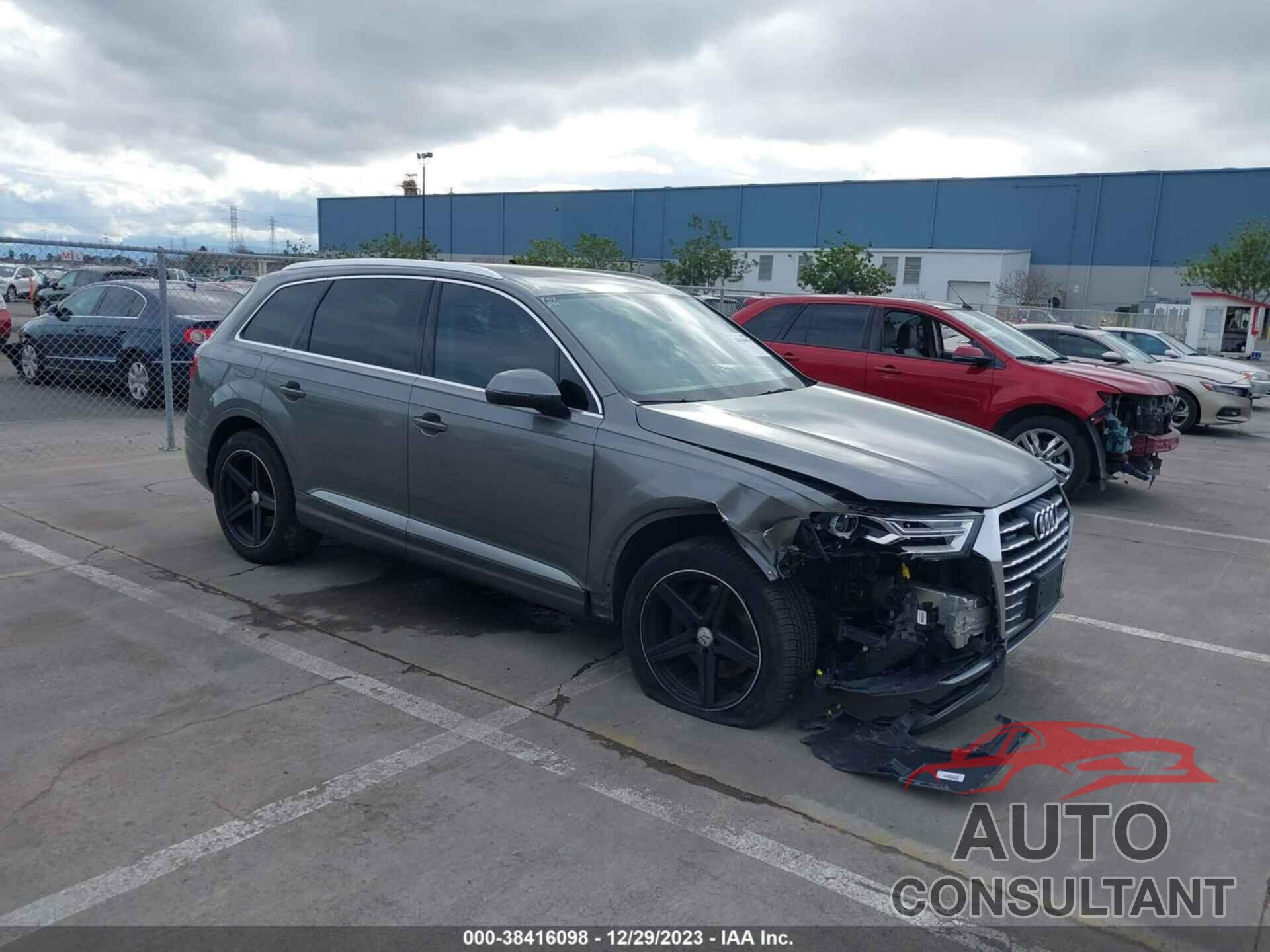 AUDI Q7 2018 - WA1LHAF79JD009221