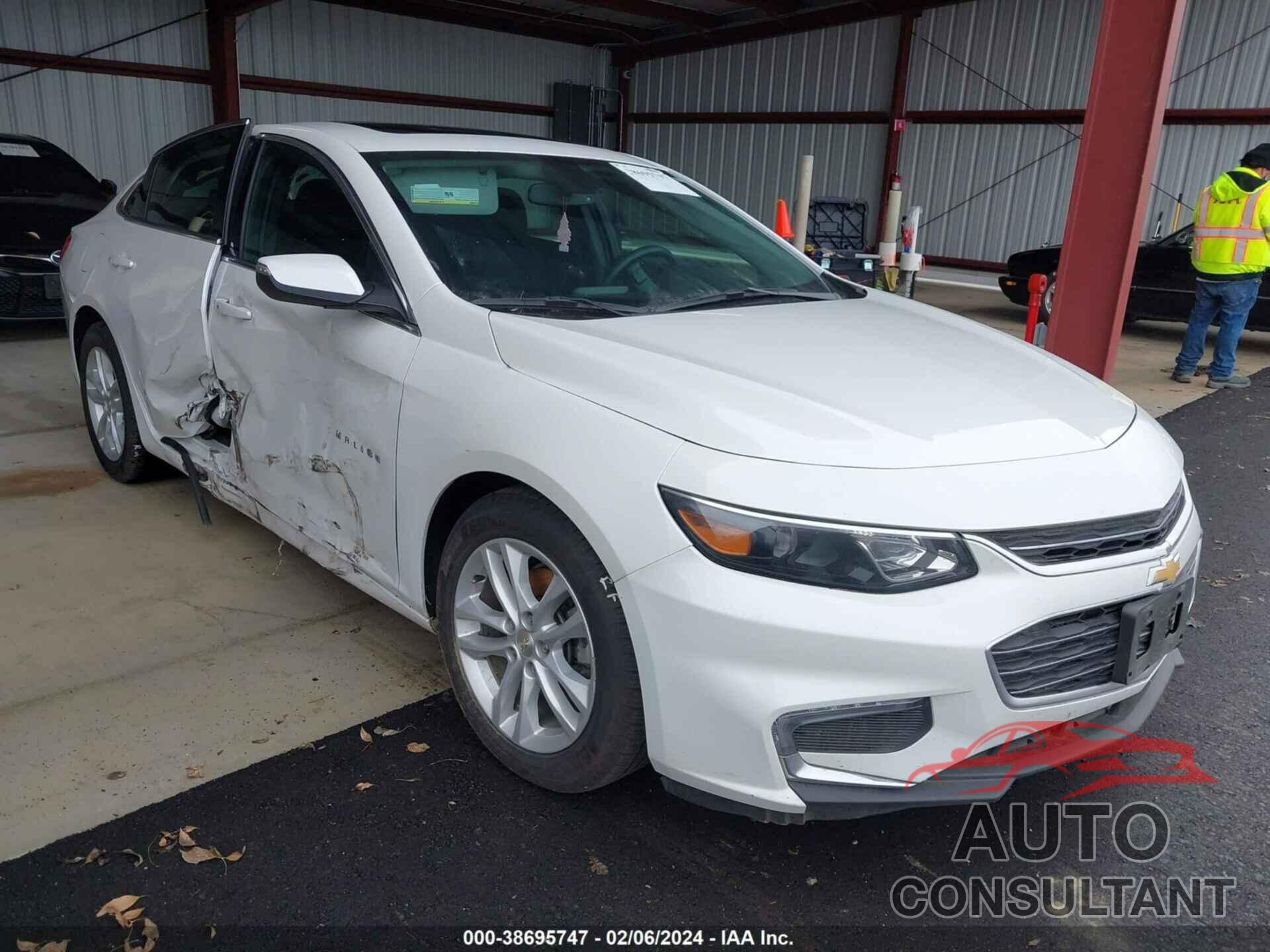 CHEVROLET MALIBU 2017 - 1G1ZE5ST4HF136940