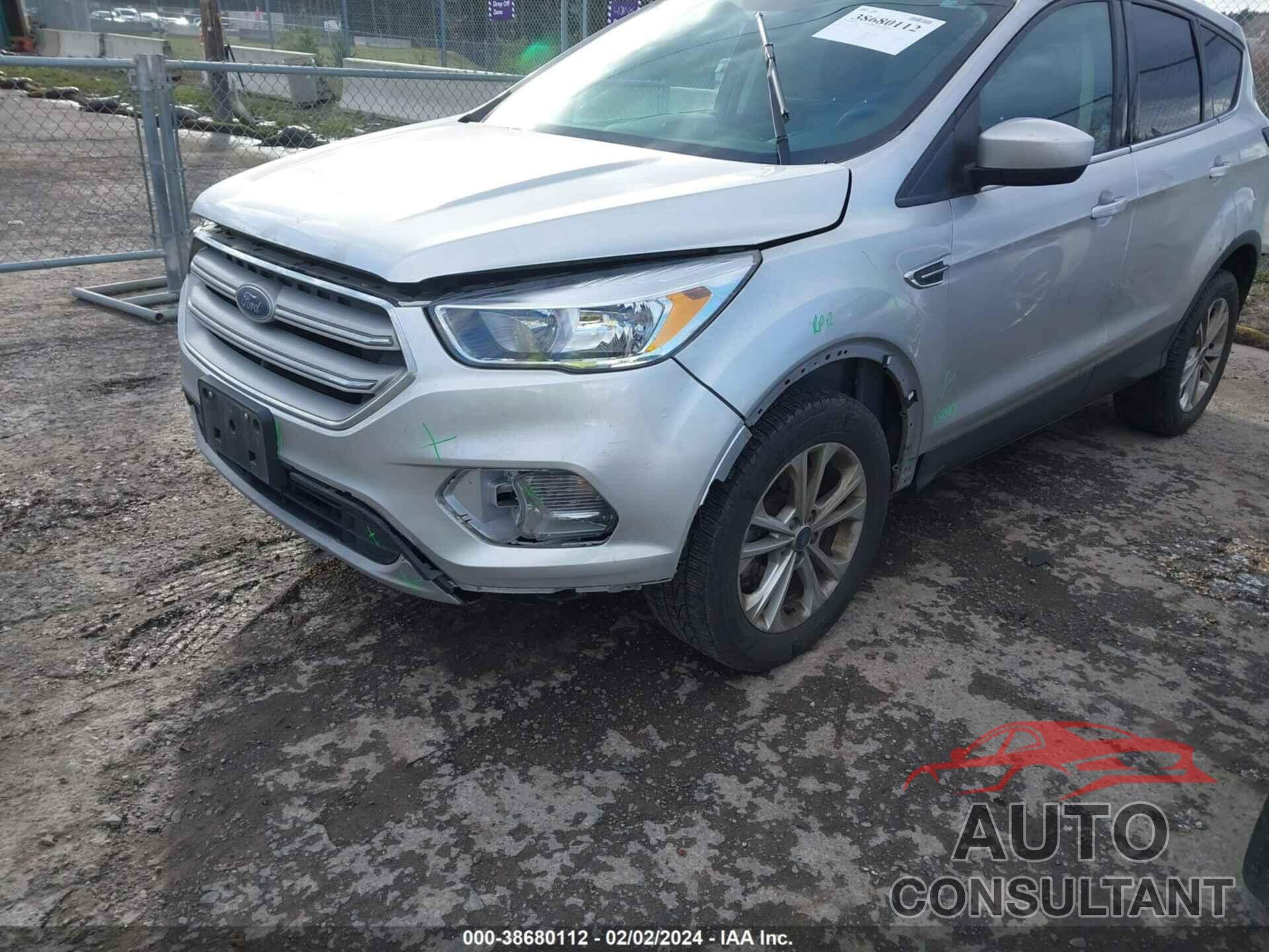 FORD ESCAPE 2017 - 1FMCU9G93HUB08381