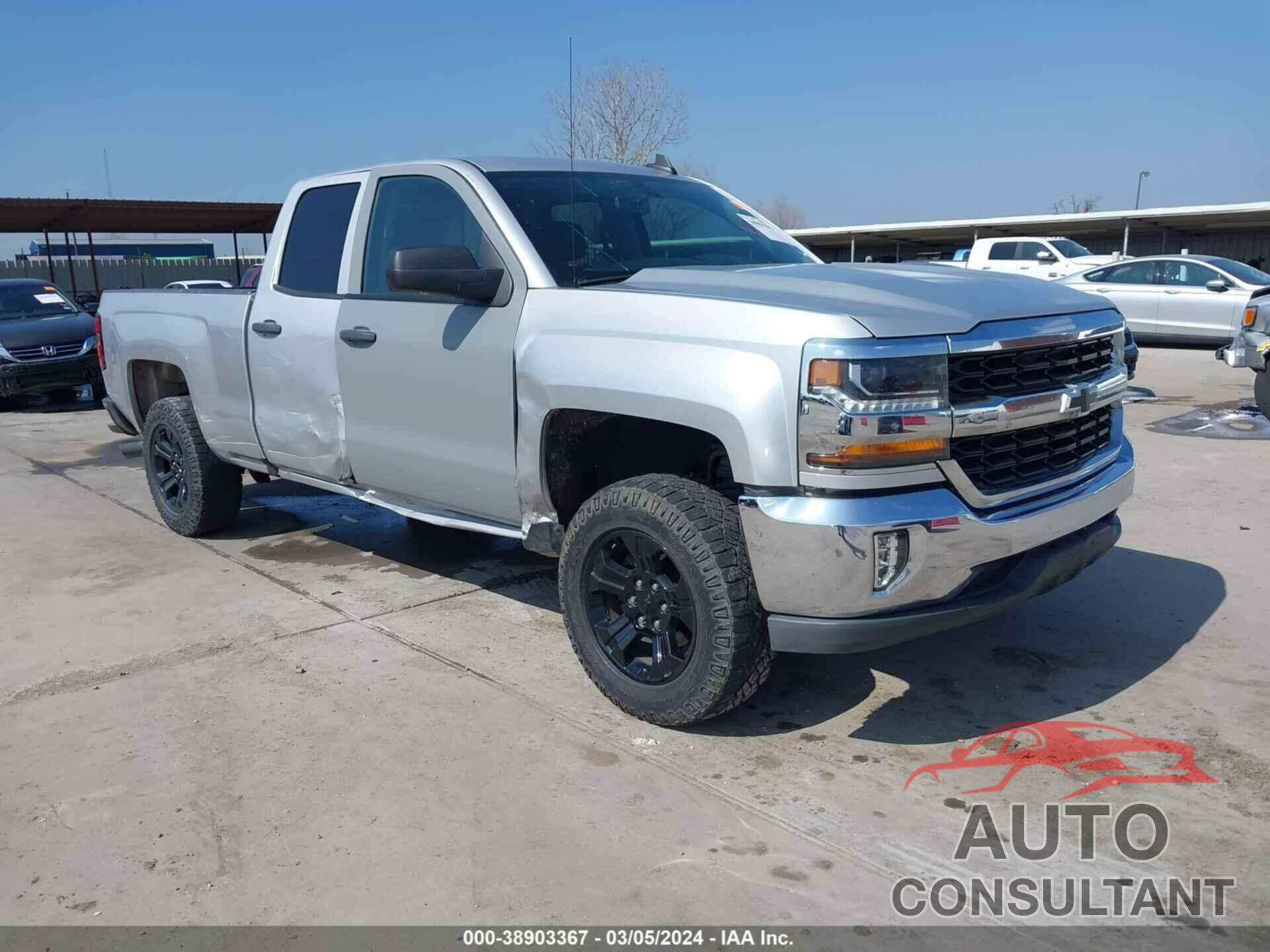 CHEVROLET SILVERADO 1500 2018 - 1GCRCNEH3JZ158470