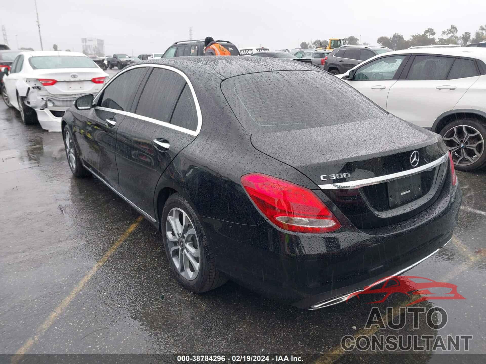 MERCEDES-BENZ C 300 2018 - 55SWF4JB7JU256413