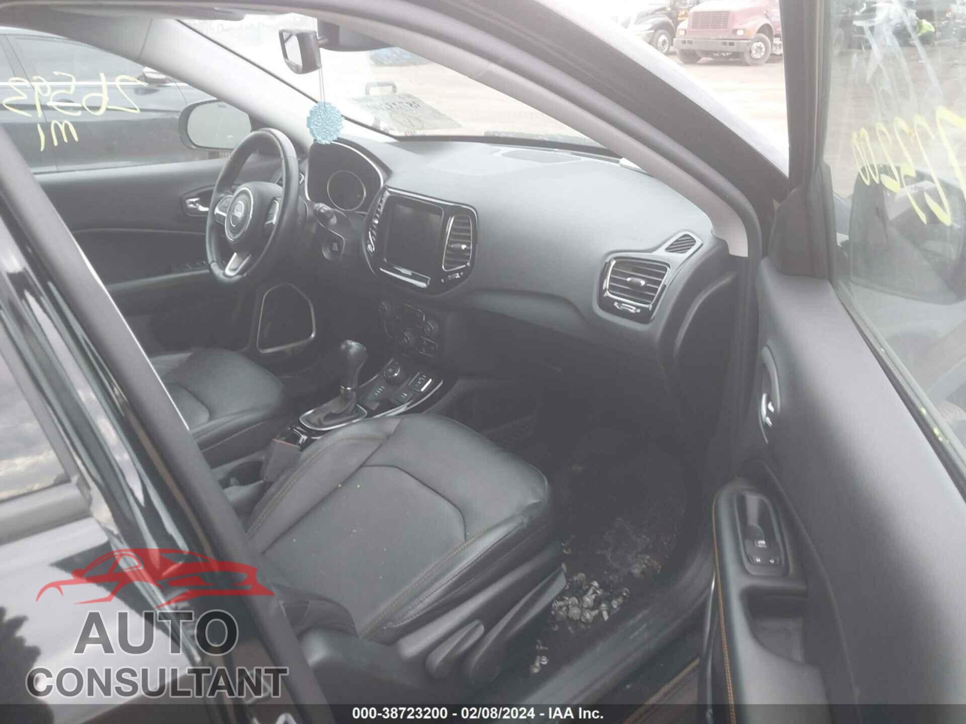 JEEP COMPASS 2020 - 3C4NJDCB3LT234339