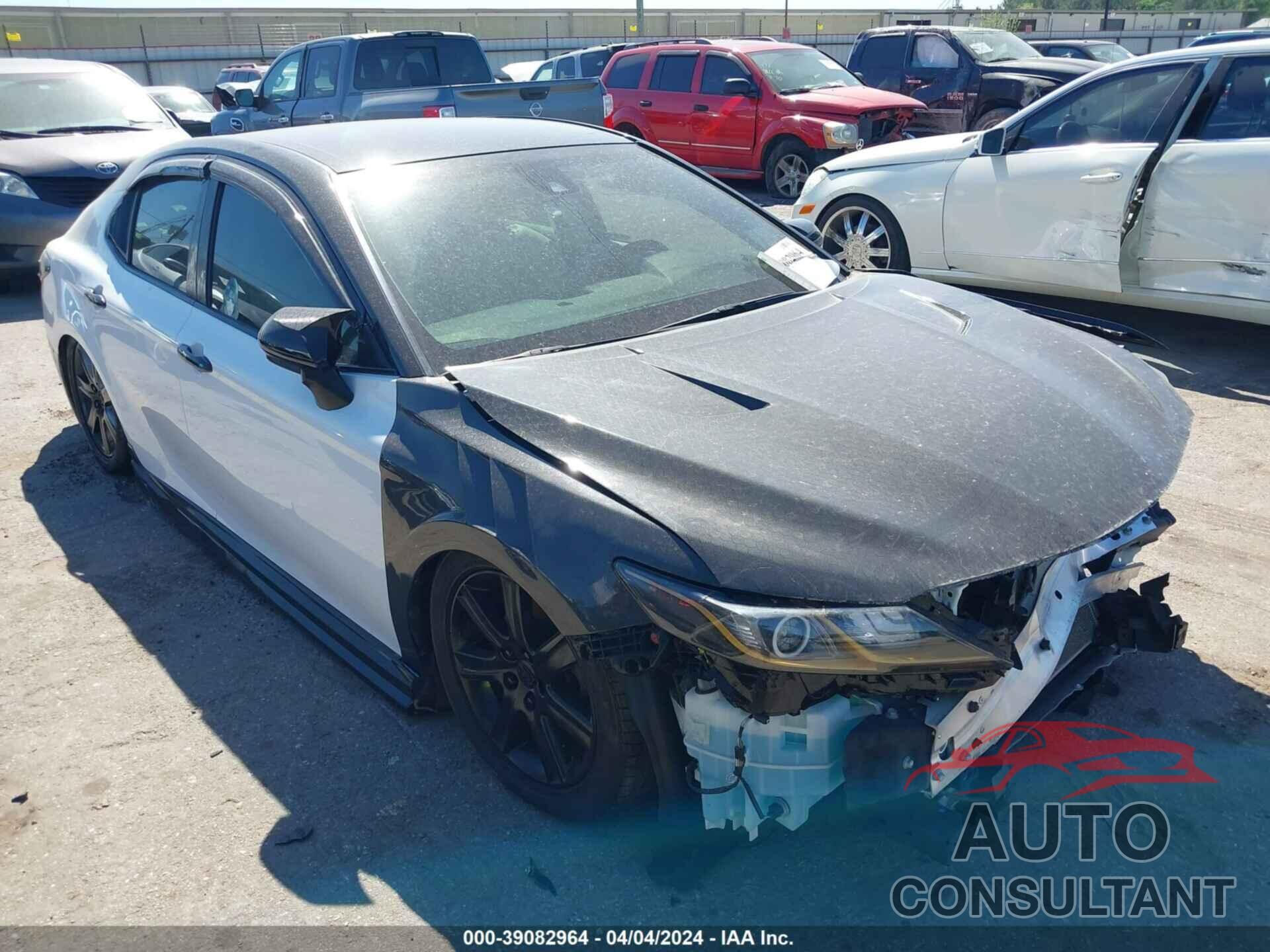 TOYOTA CAMRY 2018 - JTNB11HK1J3051262