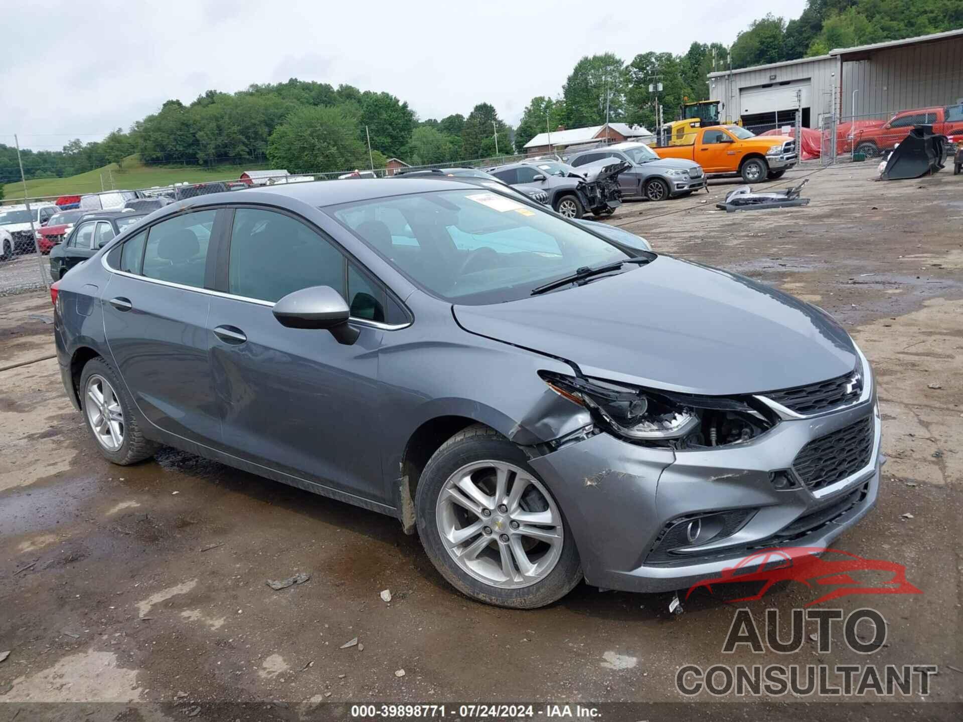 CHEVROLET CRUZE 2018 - 1G1BE5SM3J7239342