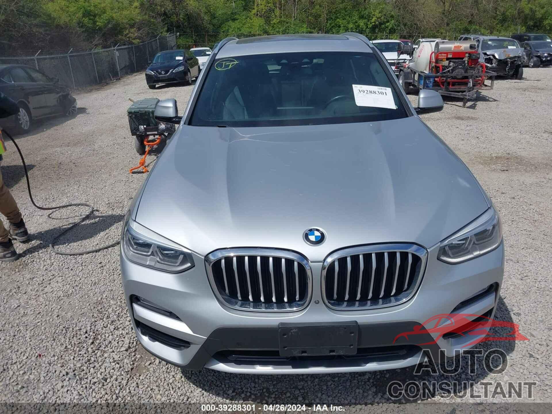 BMW X3 2018 - 5UXTR9C51JLD57445