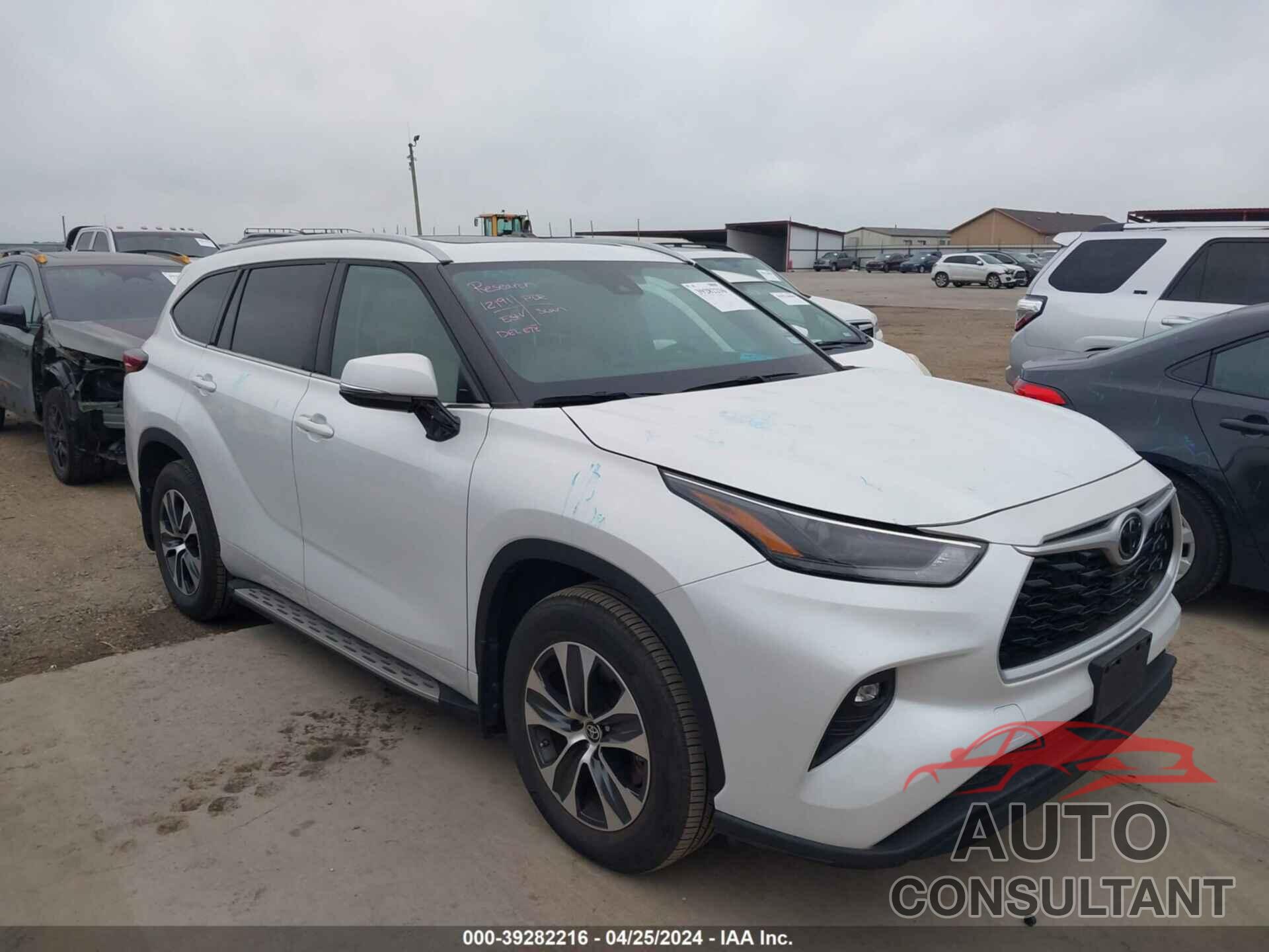 TOYOTA HIGHLANDER 2022 - 5TDGZRAH0NS559663