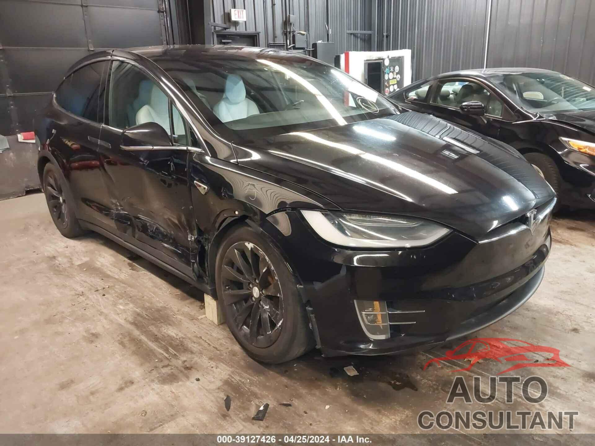 TESLA MODEL X 2016 - 5YJXCAE21GF010831