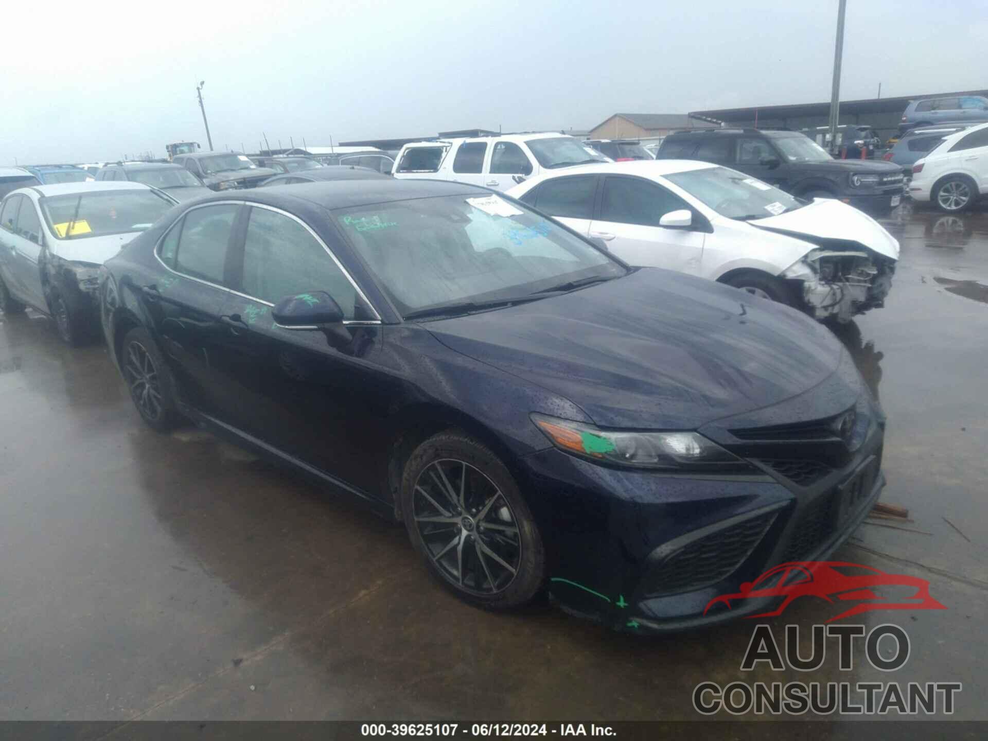 TOYOTA CAMRY 2022 - 4T1G11AK6NU674666