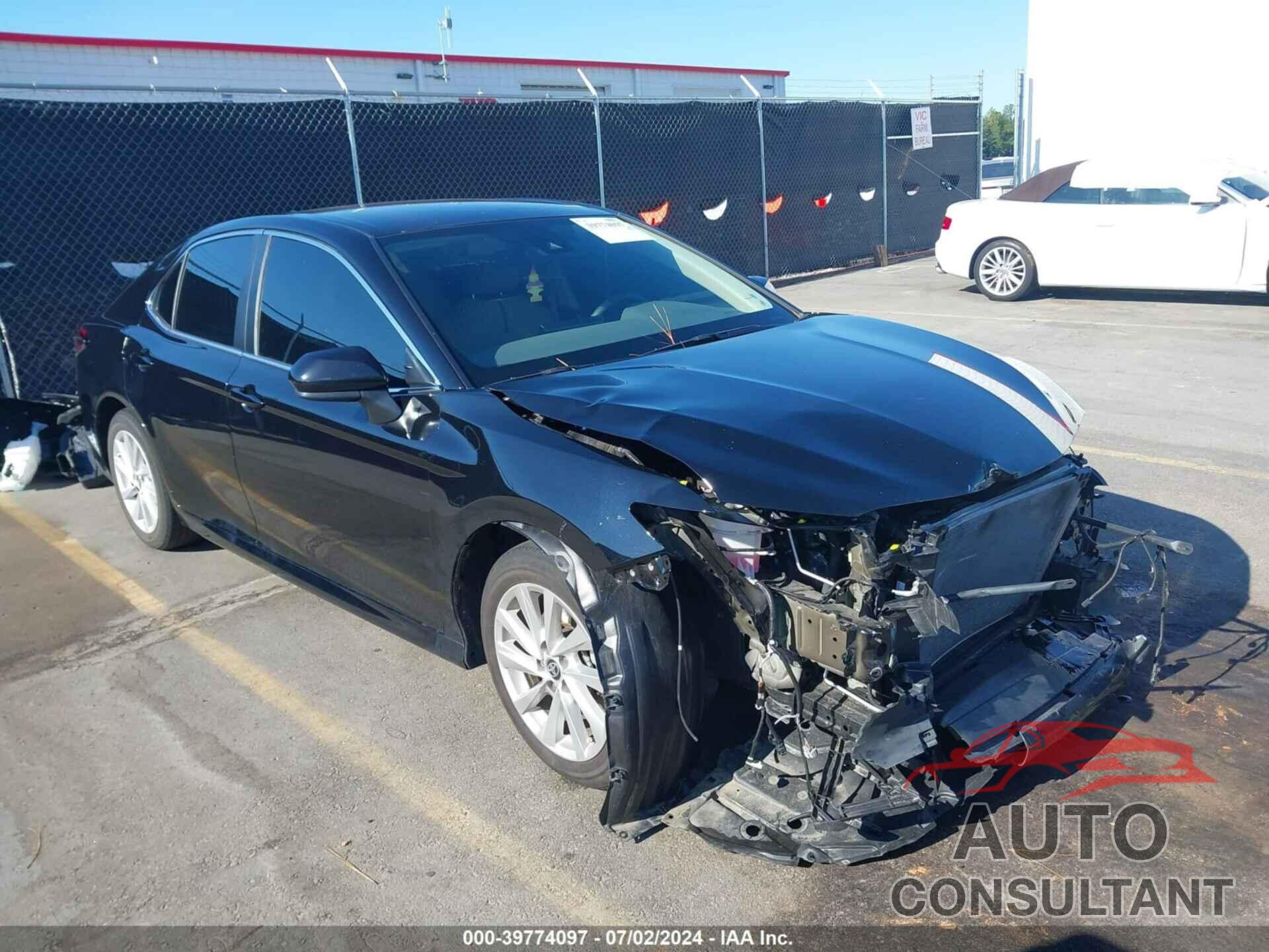 TOYOTA CAMRY 2022 - 4T1C11AK6NU067584