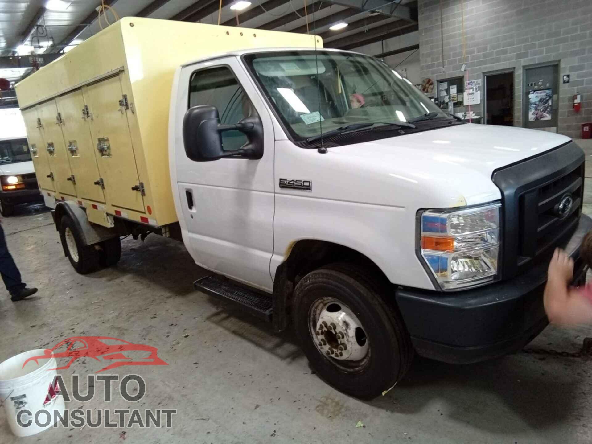 FORD E-450 CUTAWAY 2018 - 1FDXE4FS9JDC17472