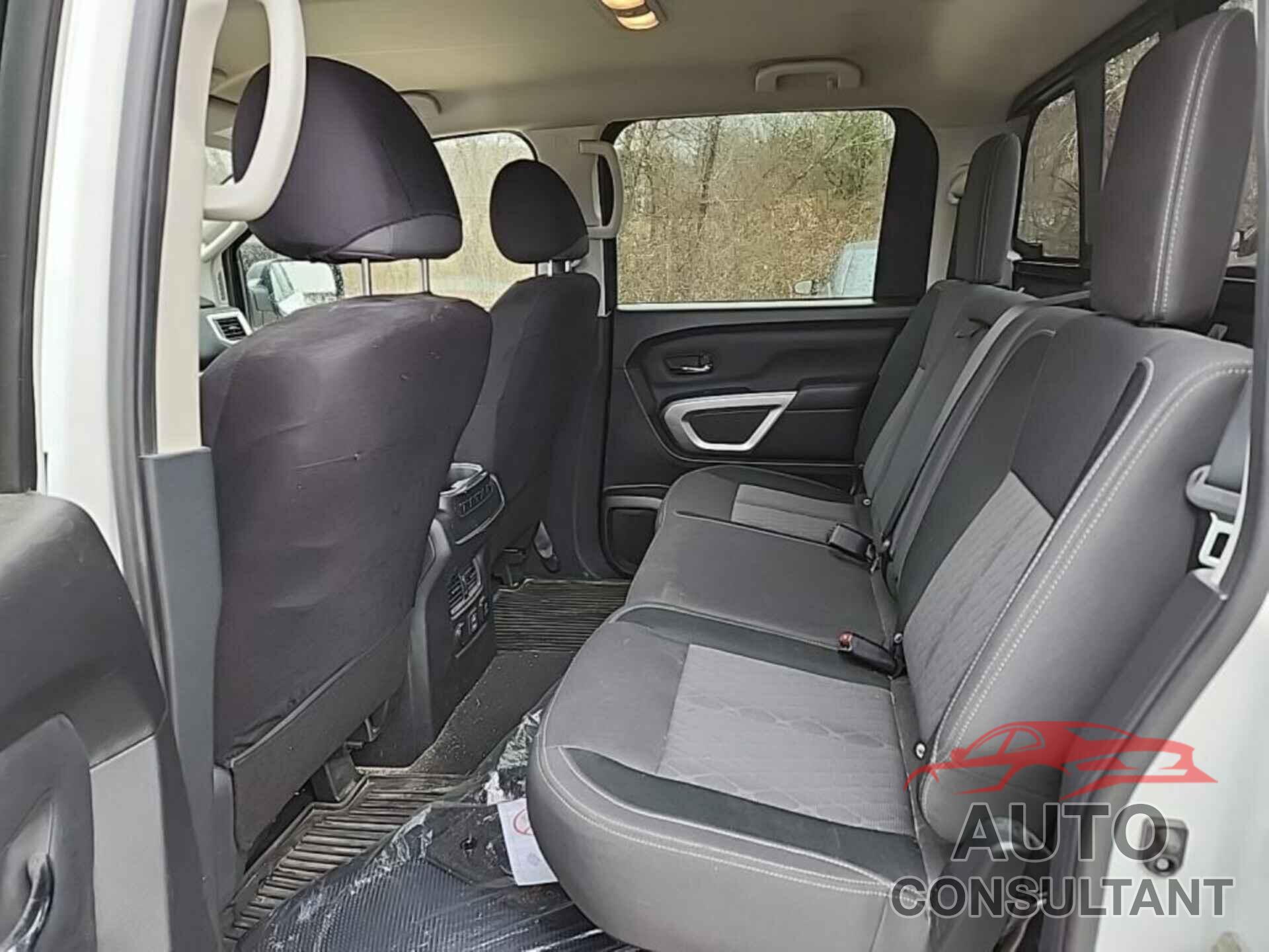 NISSAN TITAN 2021 - 1N6AA1ED9MN512896