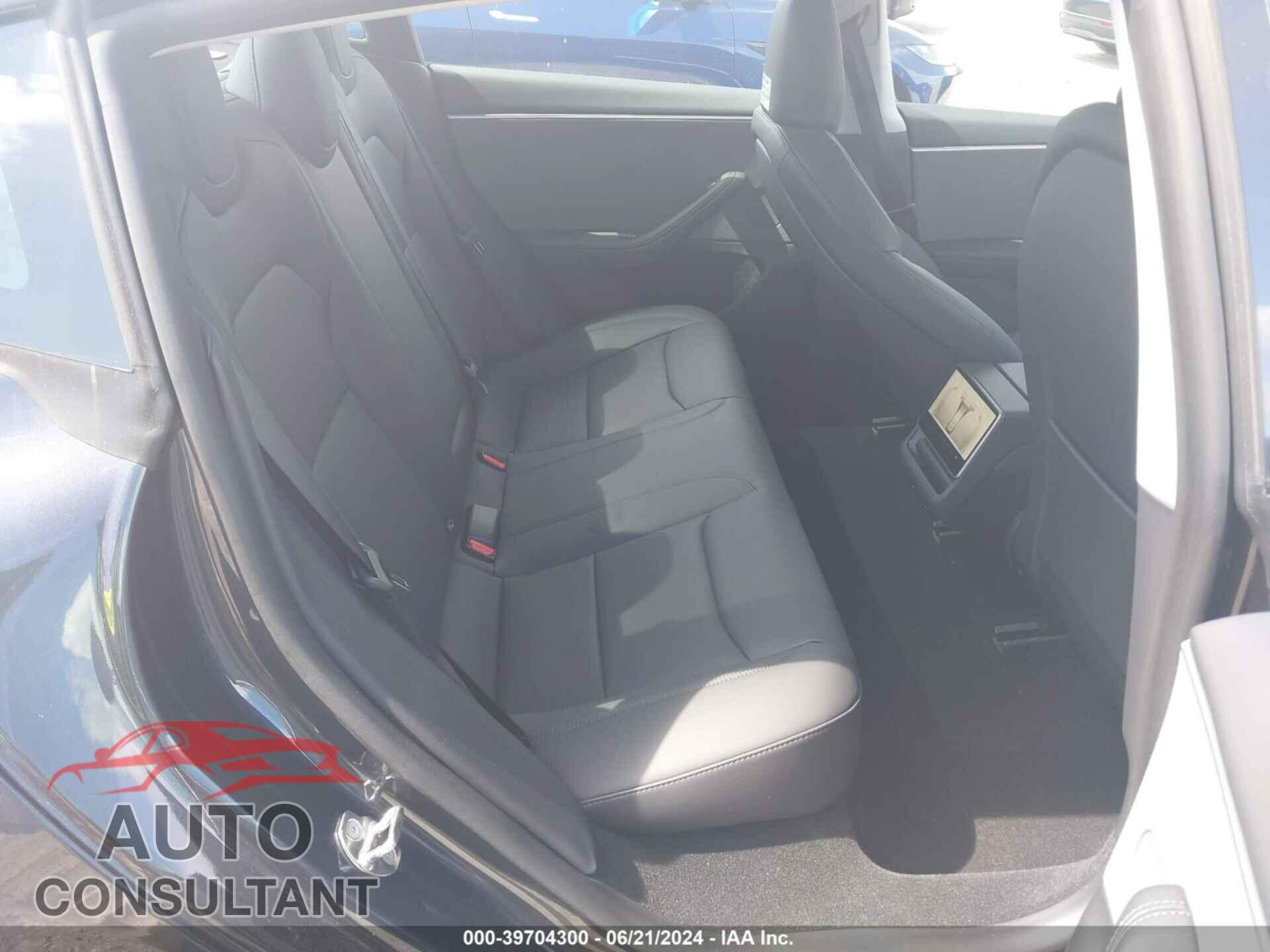 TESLA MODEL 3 2024 - 5YJ3E1EA1RF748065