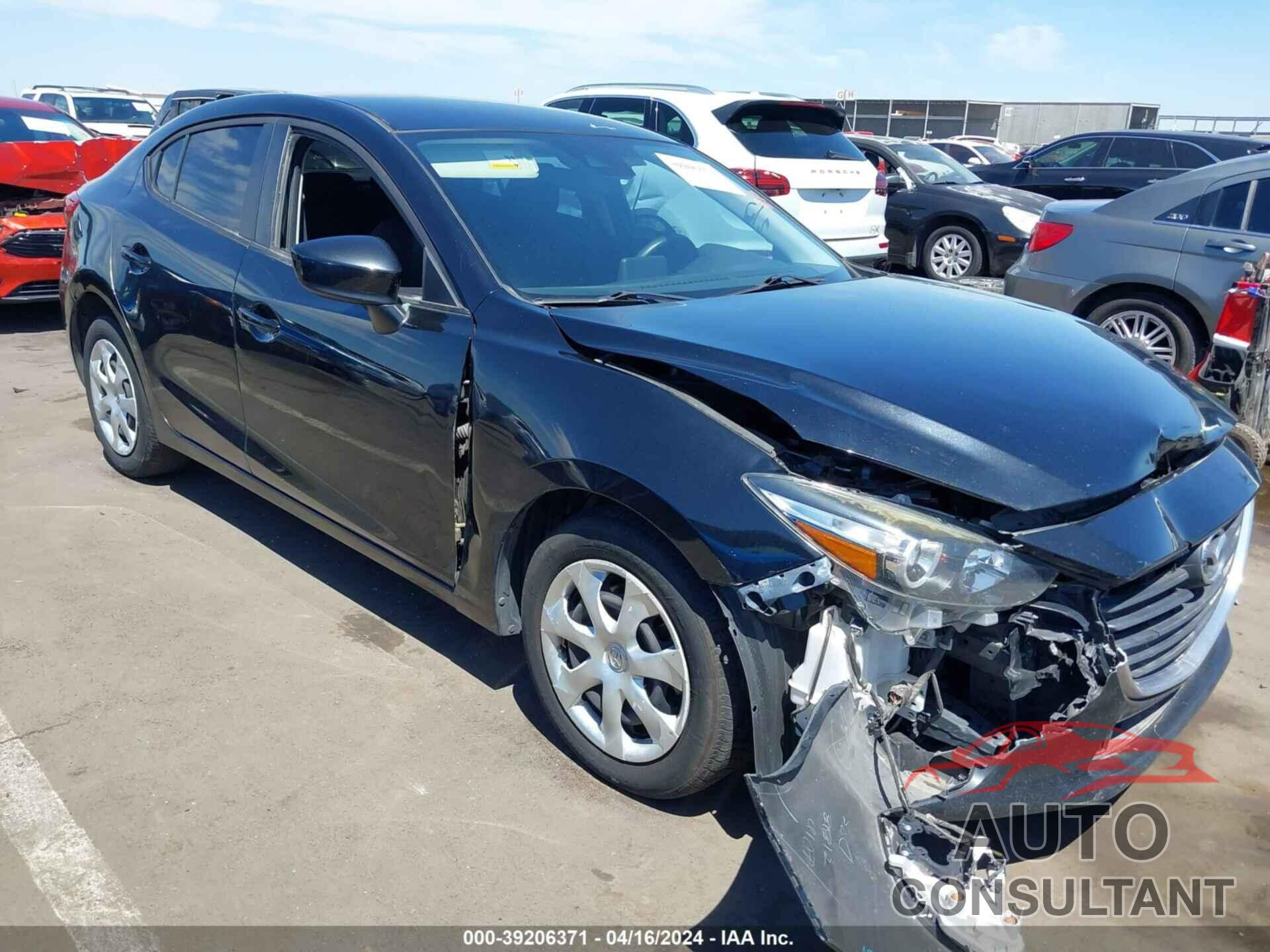 MAZDA MAZDA3 2018 - 3MZBN1U72JM252965