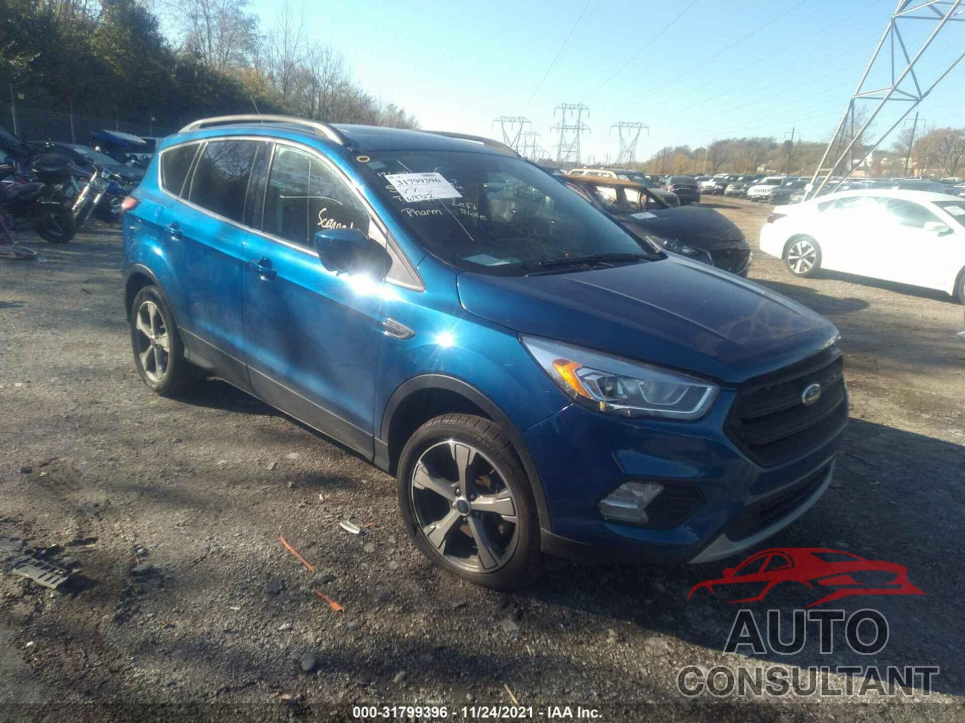 FORD ESCAPE 2017 - 1FMCU9GD8HUC71001