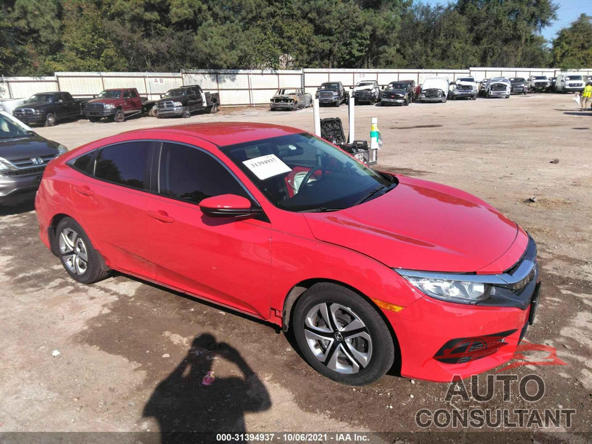 HONDA CIVIC SEDAN 2018 - 2HGFC2F57JH510375