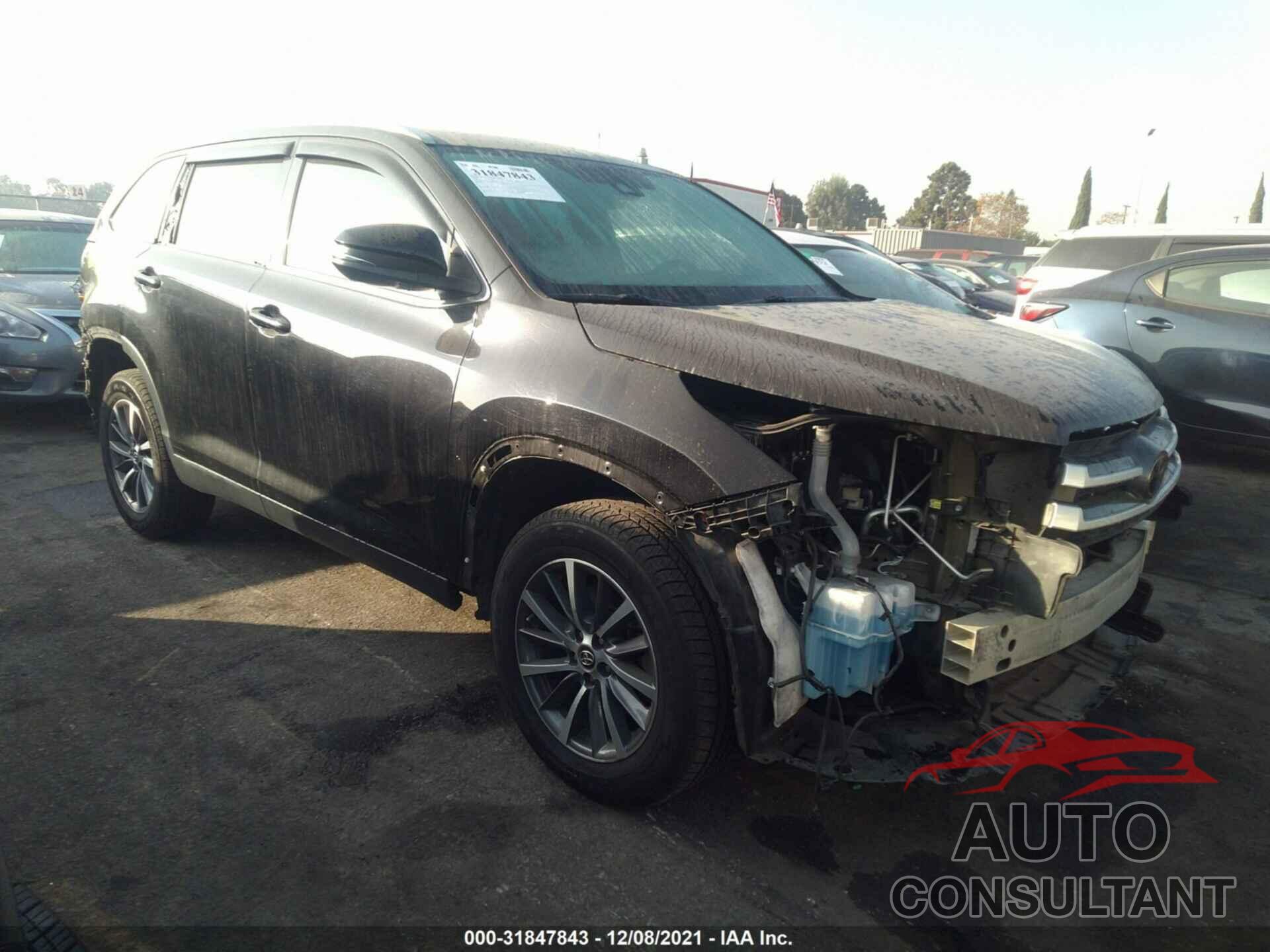 TOYOTA HIGHLANDER 2019 - 5TDKZRFH5KS560306